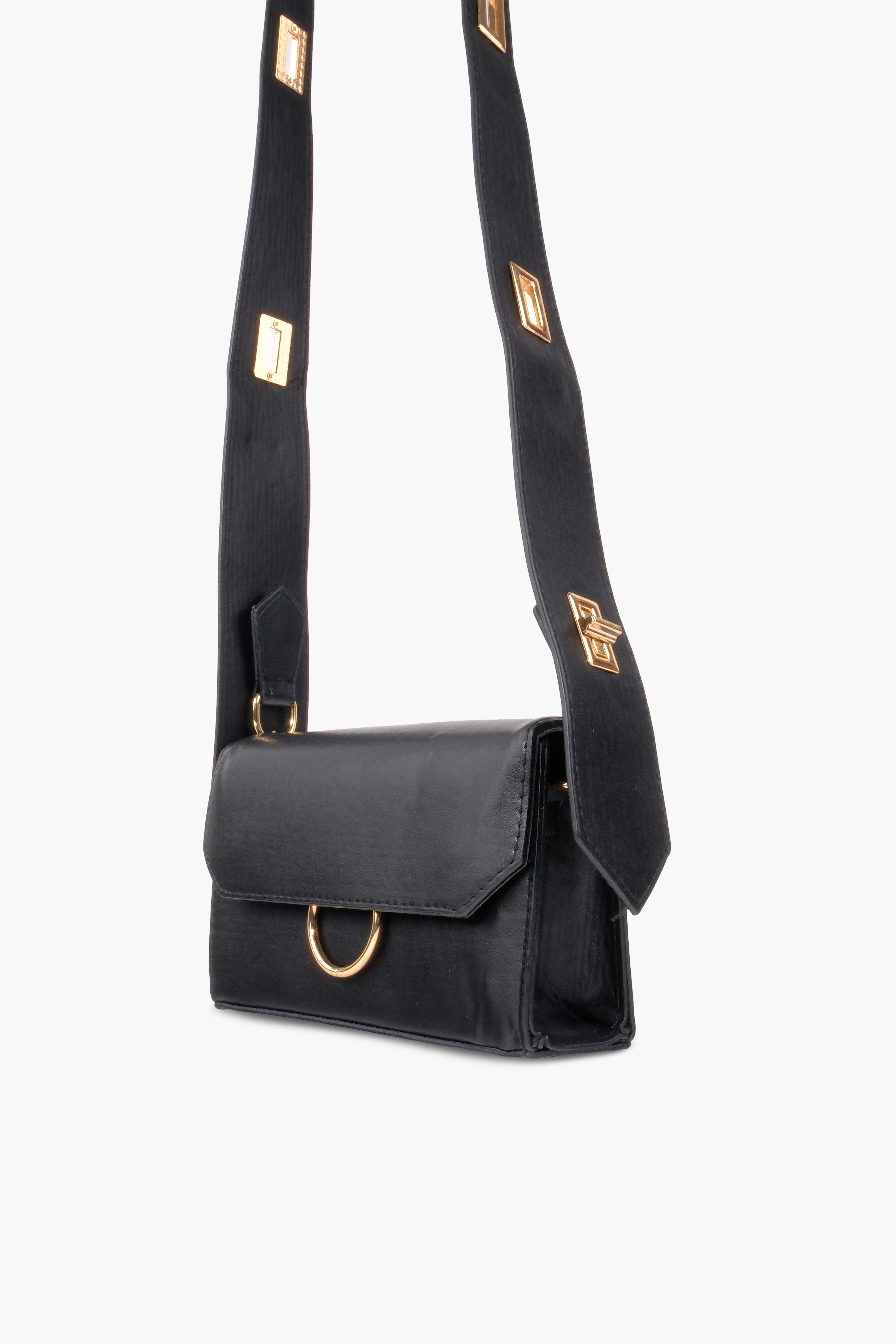 Kadın Siyah Deri Ayarlanabilir Omuz Ve El Çantası DinaOmuz ÇantasıWATCHOFROYALDİNAKadın Siyah Deri Ayarlanabilir Omuz Ve El Çantası Dina