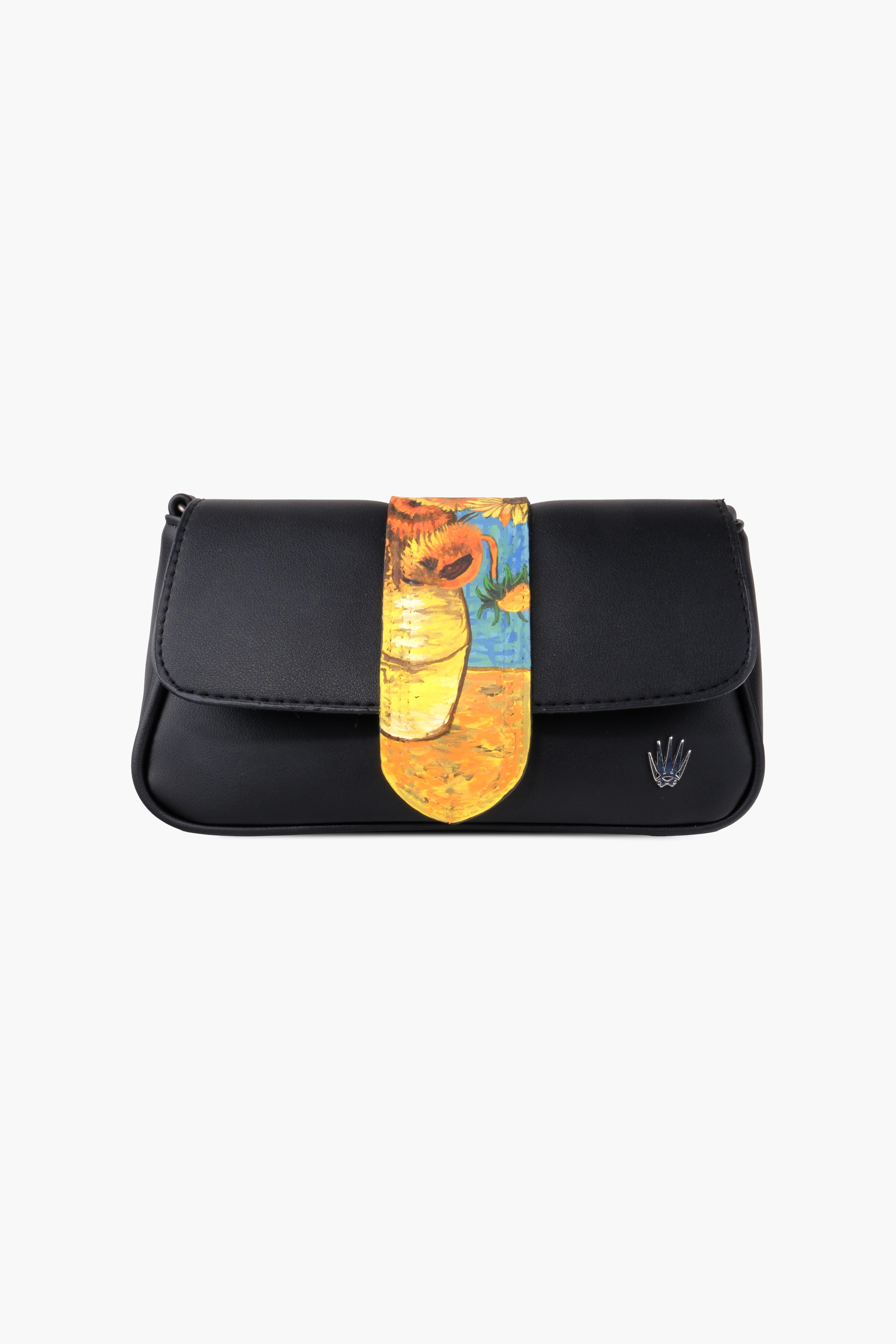 Kadın Onbeş Ay Çiçekli Vazo Siyah Askılı Deri Ve Omuz Çantası JulietteOmuz ÇantasıWATCHOFROYALJULIETTEKadın Onbeş Ay Çiçekli Vazo Siyah Askılı Deri Ve Omuz Çantası Juliette