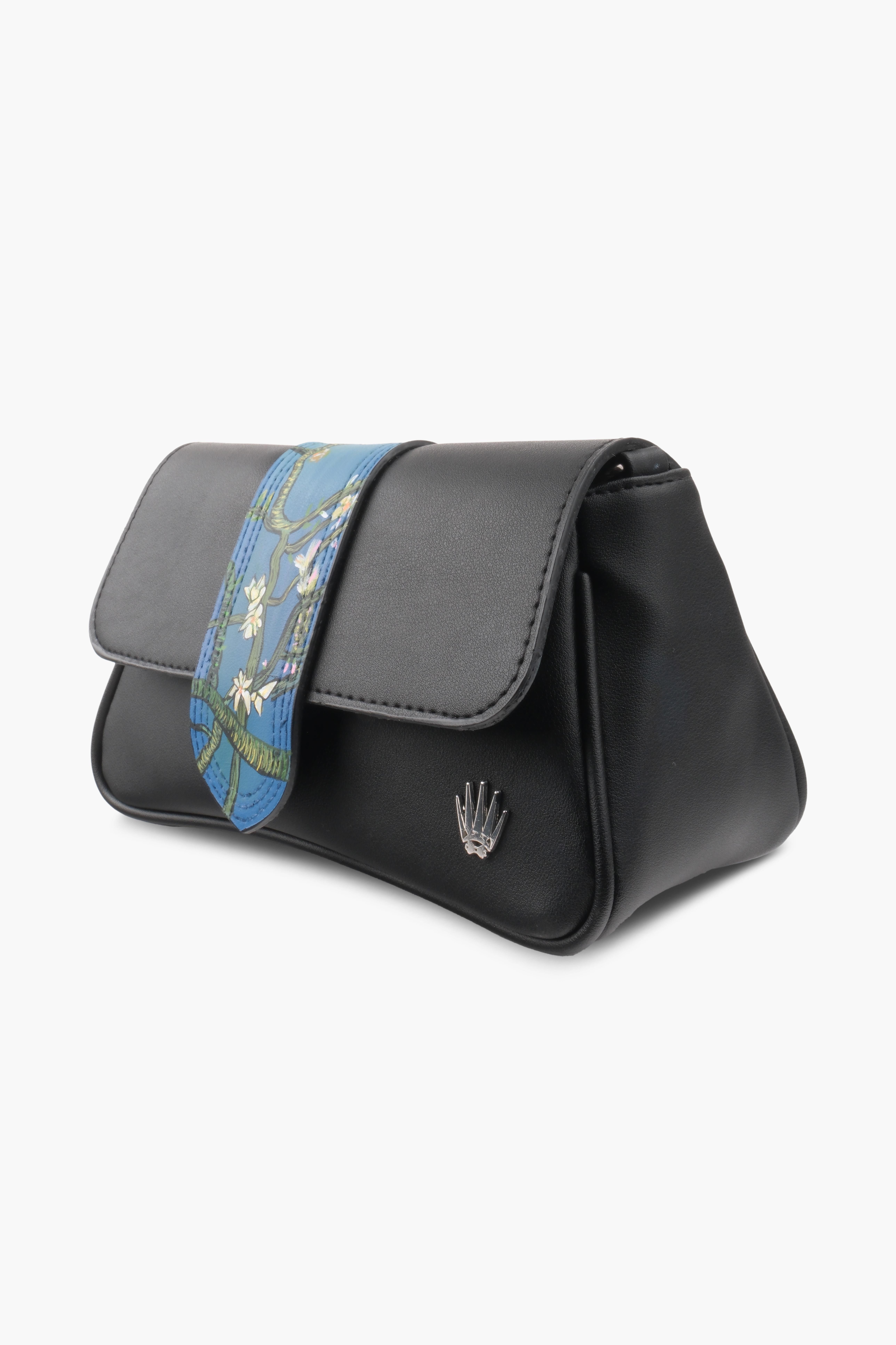 Kadın Çiçek Açan Badem Ağacı Siyah Askılı Deri Ve Omuz Çantası JulietteOmuz ÇantasıWATCHOFROYALJULIETTEKadın Çiçek Açan Badem Ağacı Siyah Askılı Deri Ve Omuz Çantası Juliette