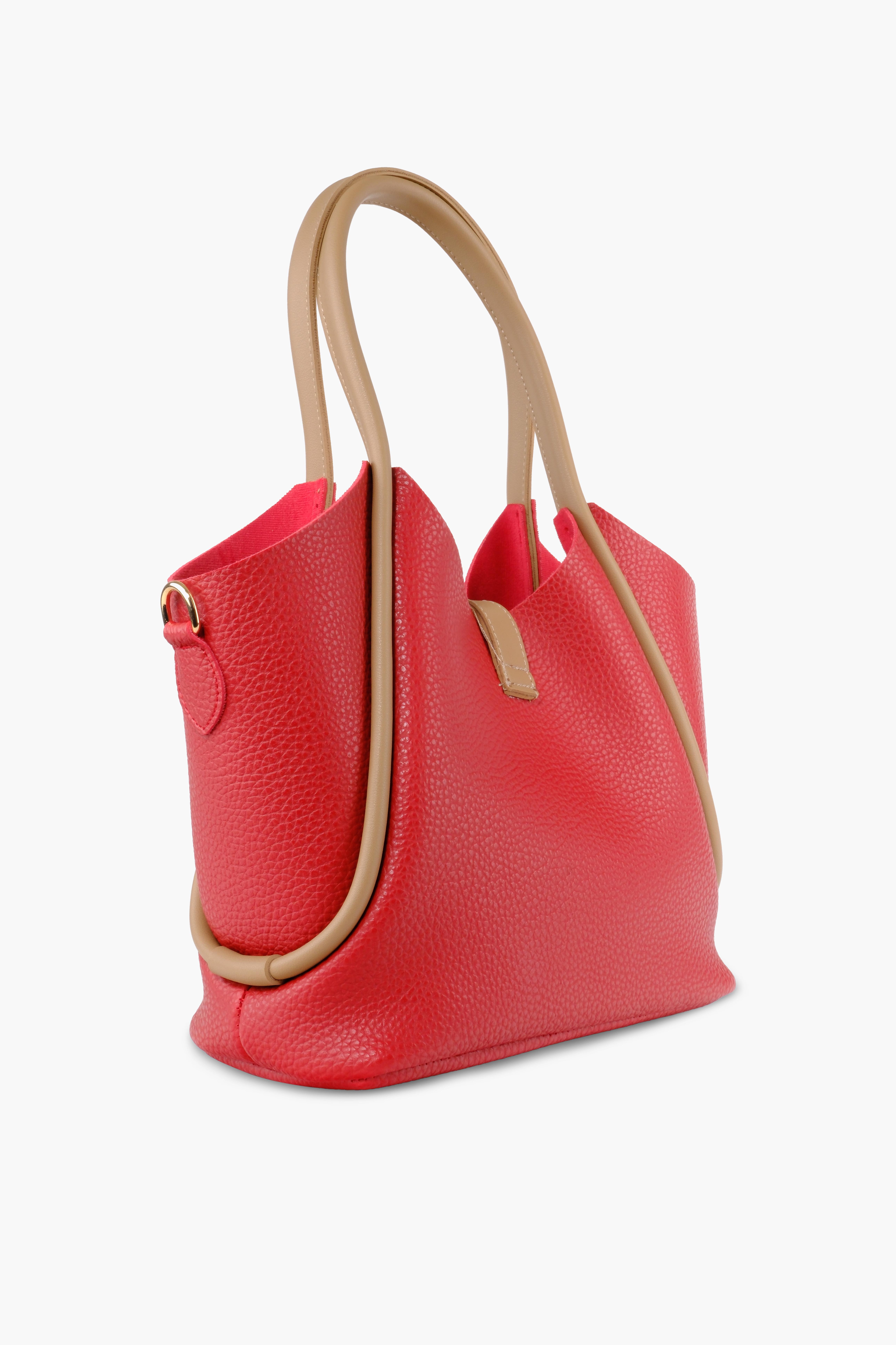 Kırmızı Yavrulu Deri Omuz Çantası SARAShoulder BagWATCHOFROYALSARAKırmızı Yavrulu Deri Omuz Çantası SARA