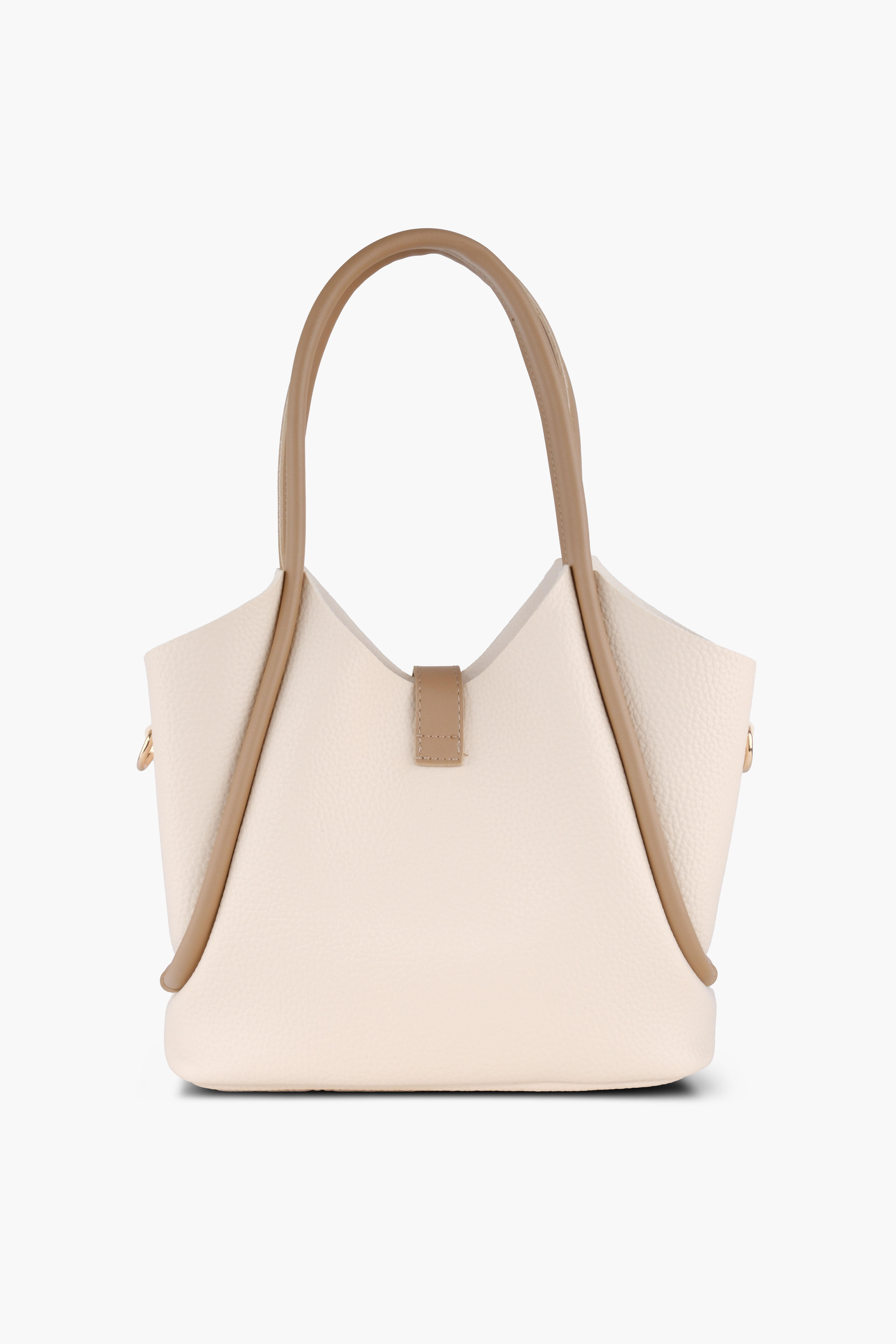 Krem Yavrulu Deri Omuz Çantası SARAOmuz ÇantasıWATCHOFROYALSARAKrem Yavrulu Deri Omuz Çantası SARA