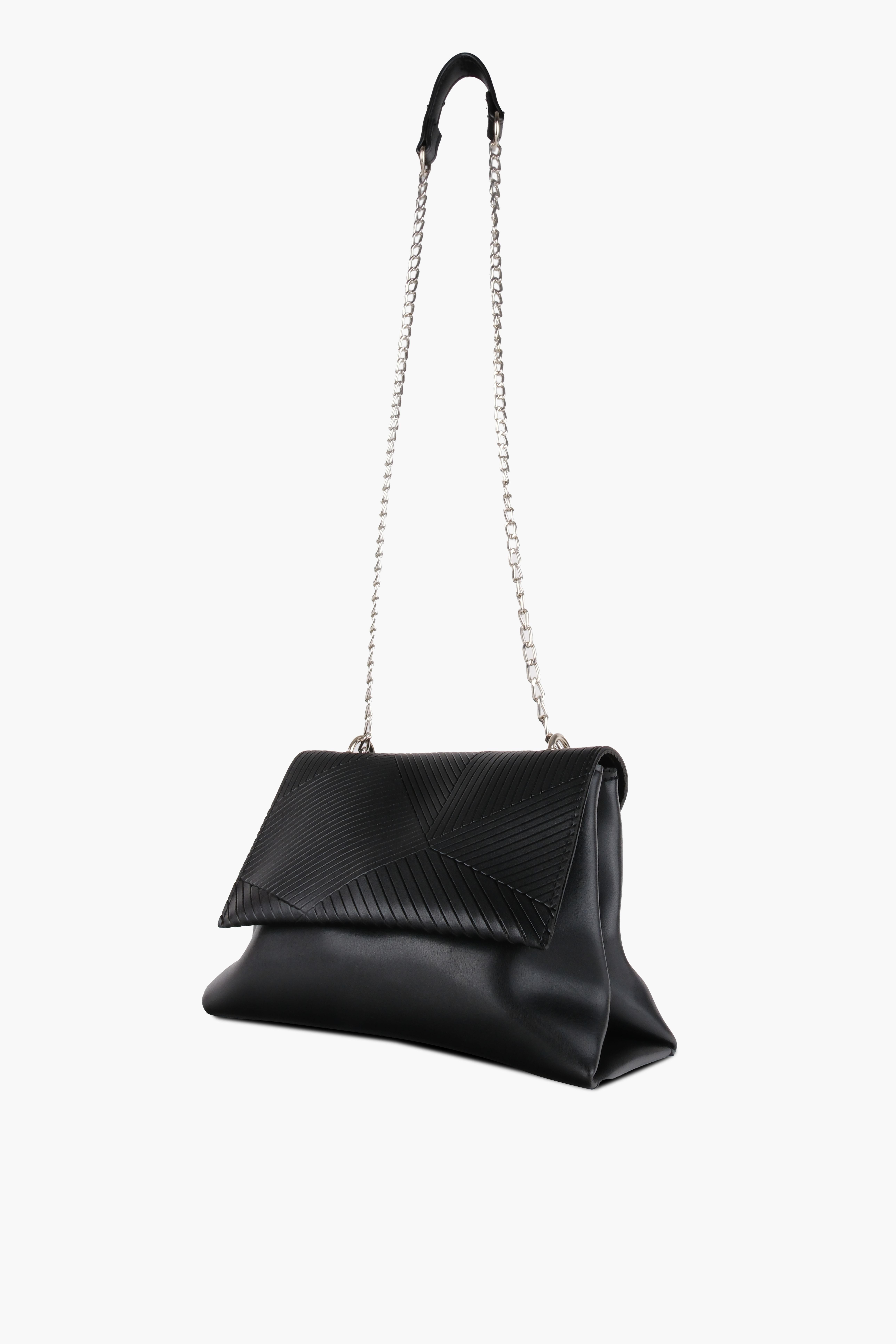 Siyah Asimetrik Desenli Gold Asklı Çapraz Askılı Ve Omuz Çantası SilviaShoulder BagWATCHOFROYALSilviaSiyah Asimetrik Desenli Gold Asklı Çapraz Askılı Ve Omuz Çantası Silvia