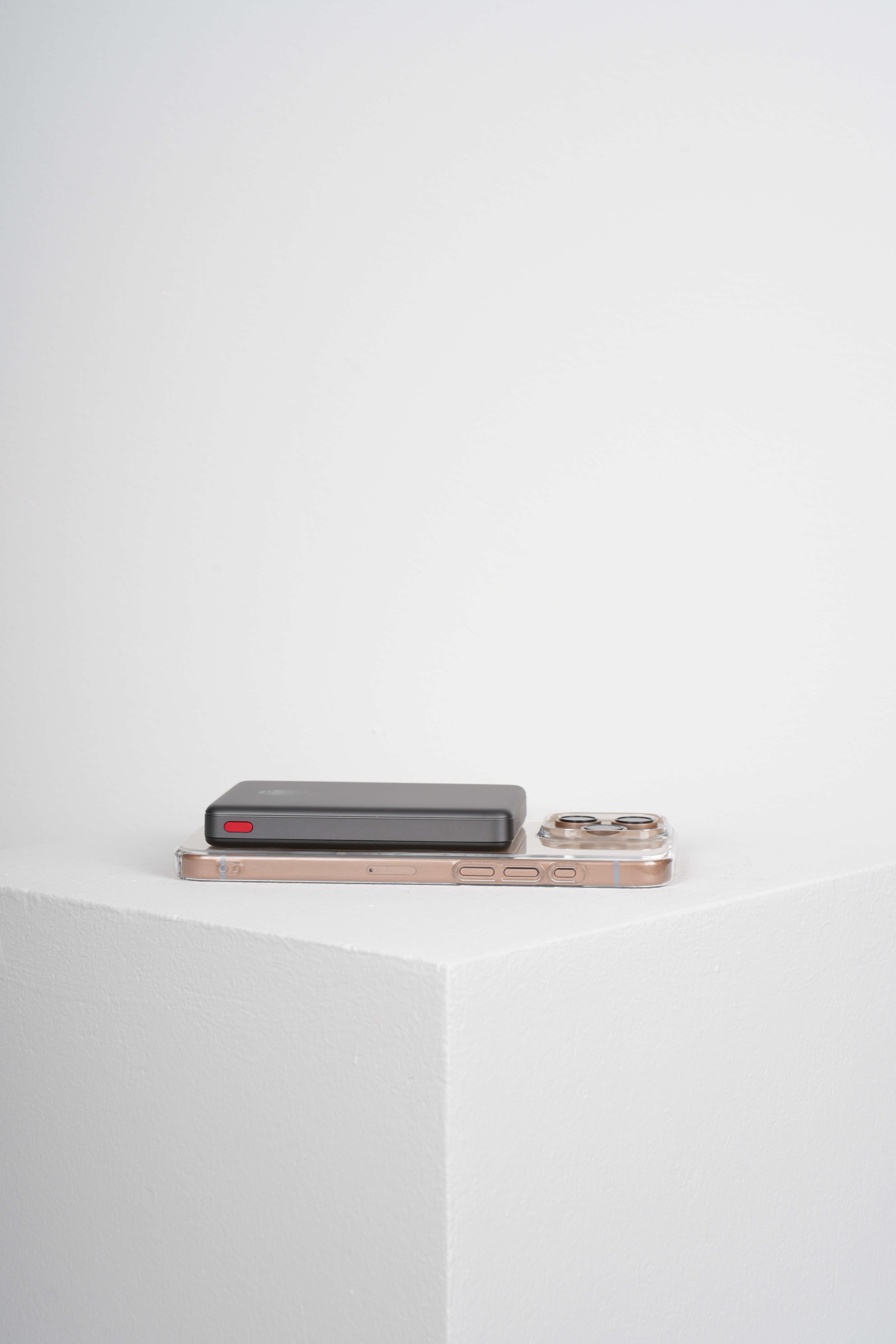 POWER BANK MAGNETIC Q26A FAST CHARGE 10000MAH PD TYPE-C 20W - TITANIUM SİYAHPowerbankWATCHOFROYALpowerbankPOWER BANK MAGNETIC Q26A FAST CHARGE 10000MAH PD TYPE-C 20W - TITANIUM SİYAH