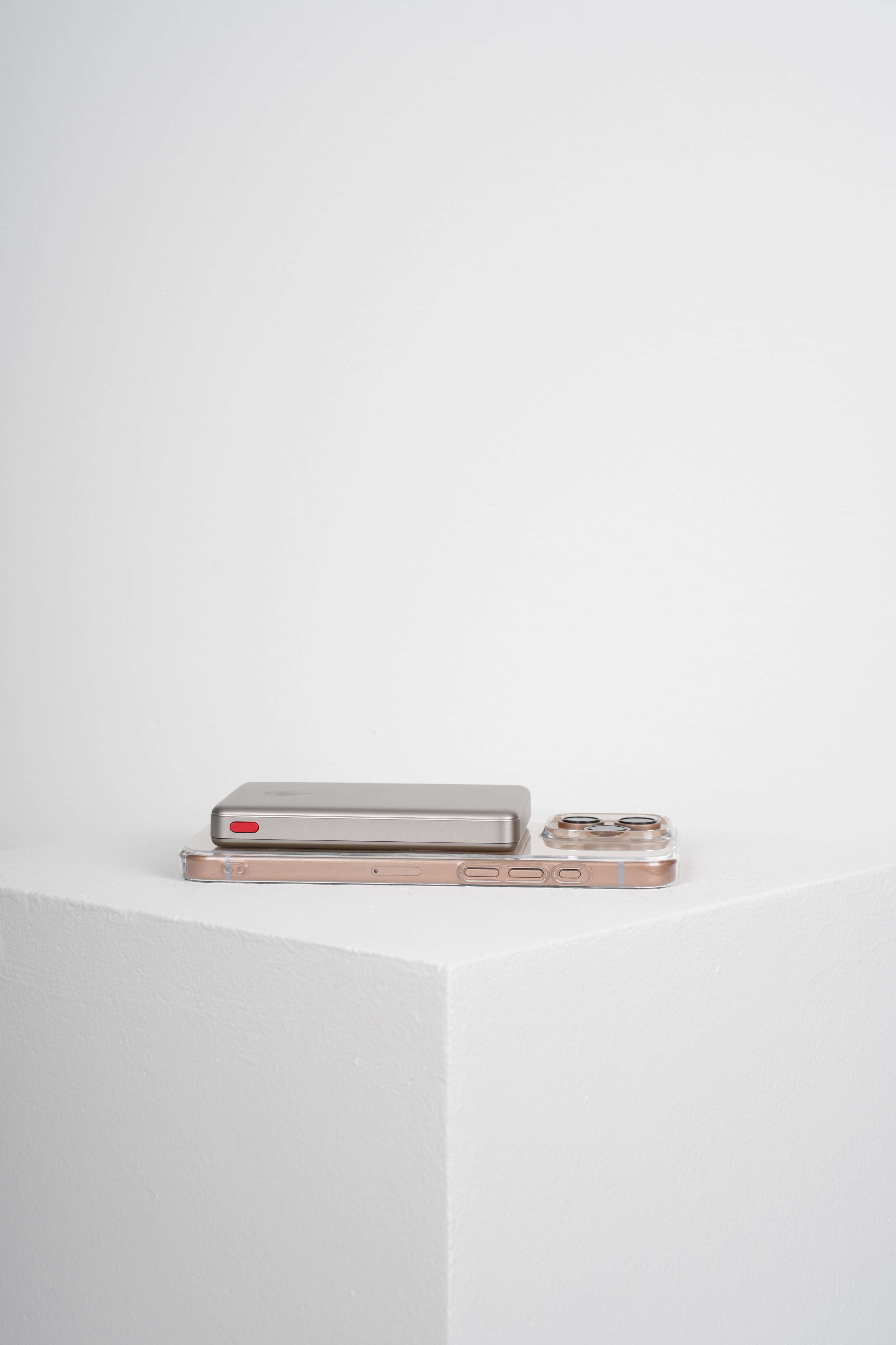 POWER BANK MAGNETIC Q26 FAST CHARGE 5000MAH PD TYPE-C 20W - TITANIUM GOLDPowerbankWATCHOFROYALpowerbankPOWER BANK MAGNETIC Q26 FAST CHARGE 5000MAH PD TYPE-C 20W - TITANIUM GOLD