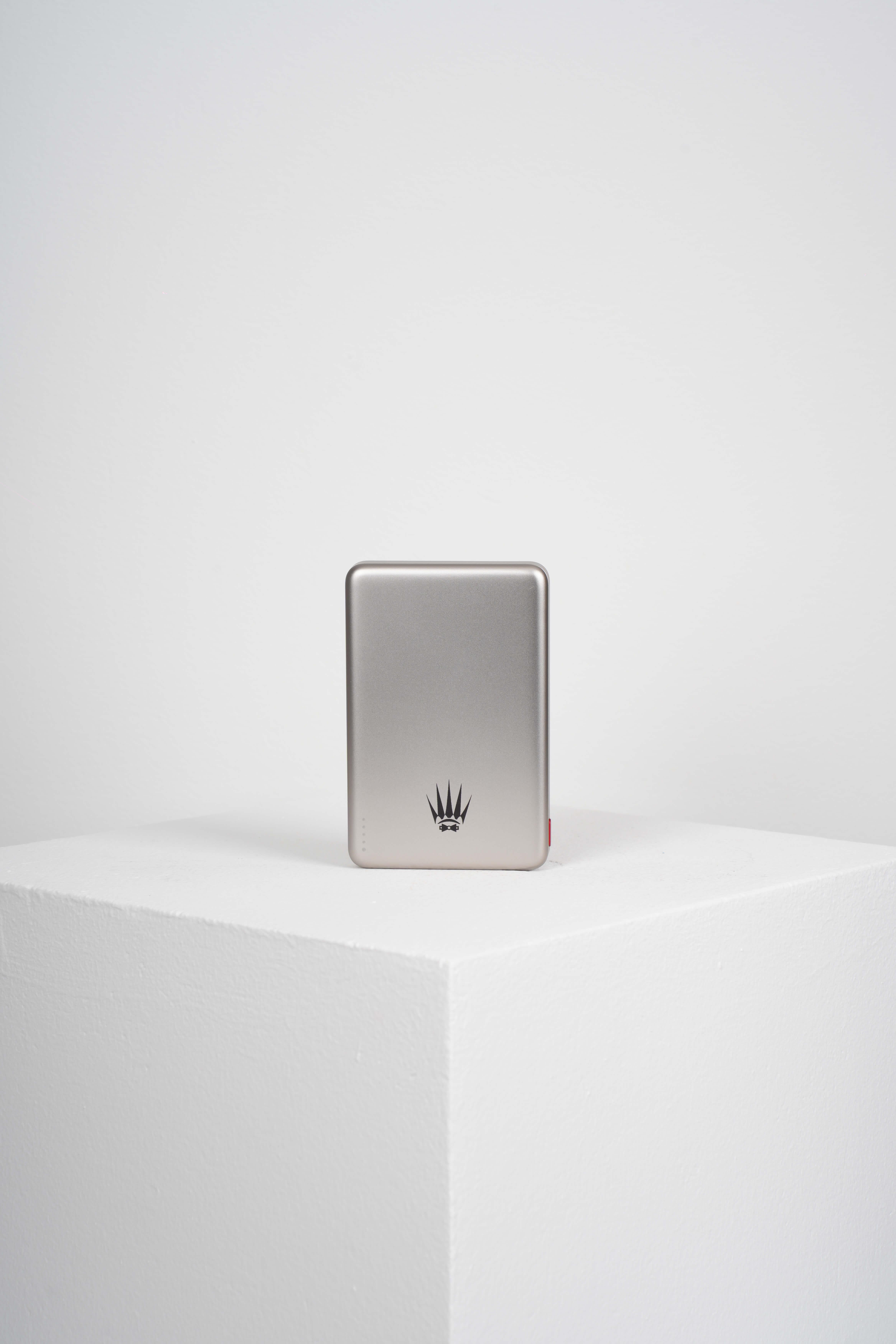 POWER BANK MAGNETIC Q26 FAST CHARGE 5000MAH PD TYPE-C 20W - TITANIUM GOLDPowerbankWATCHOFROYALpowerbankPOWER BANK MAGNETIC Q26 FAST CHARGE 5000MAH PD TYPE-C 20W - TITANIUM GOLD