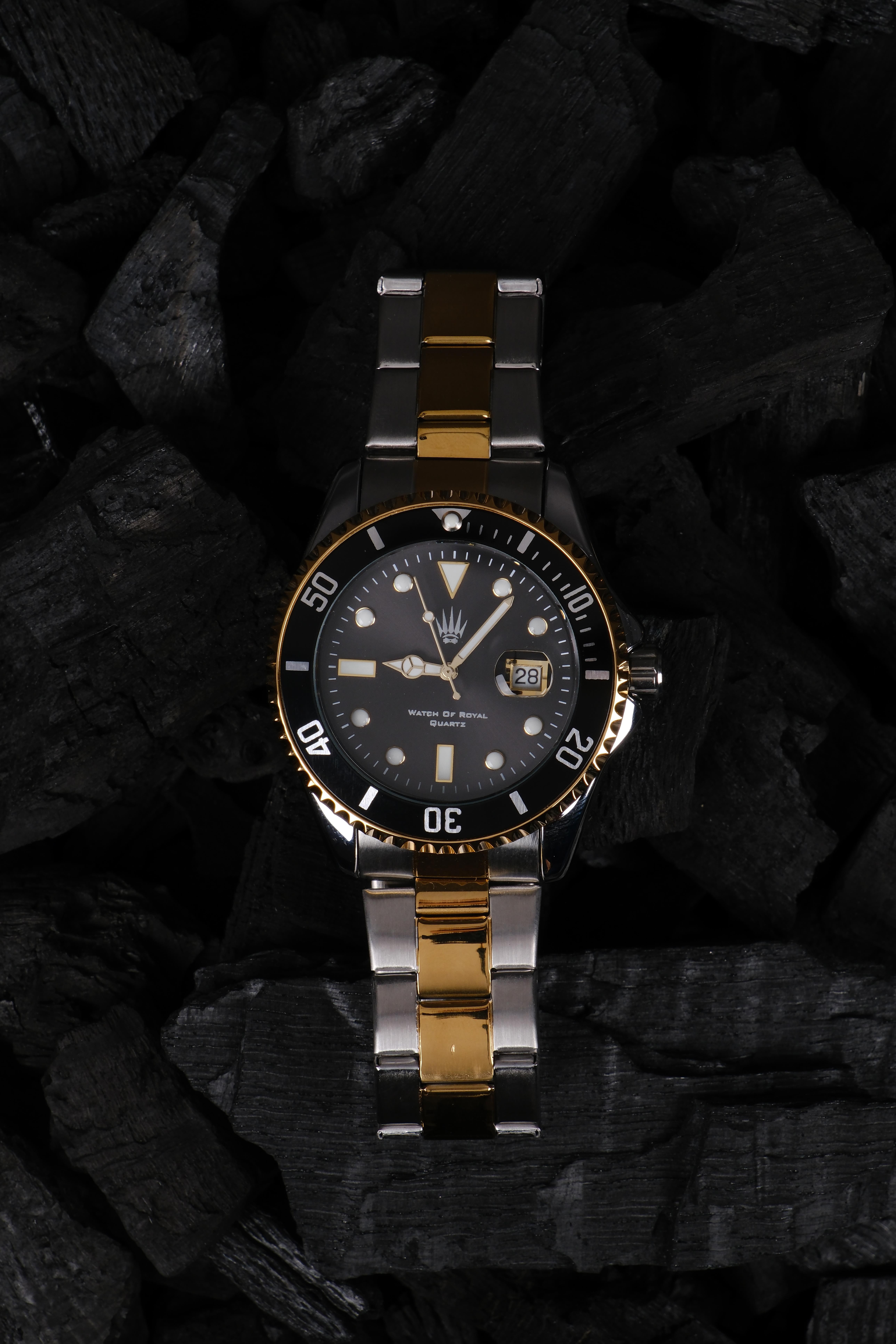 Richard Silver Gold Black Çelik Kol SaatiWatchesWATCHOFROYALRichardRichard Silver Gold Black Çelik Kol Saati