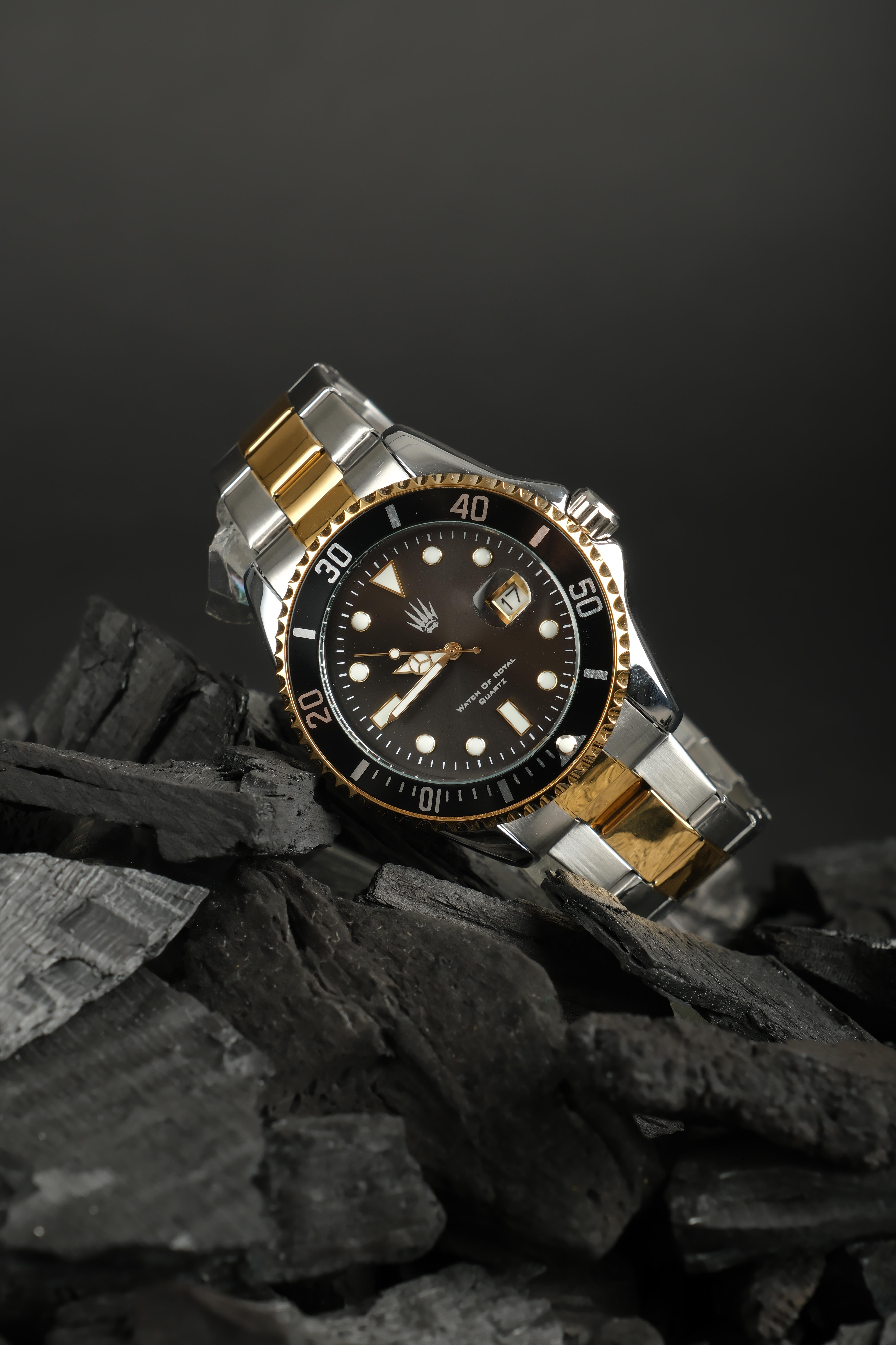 Richard Silver Gold Black Çelik Kol SaatiWatchesWATCHOFROYALRichardRichard Silver Gold Black Çelik Kol Saati