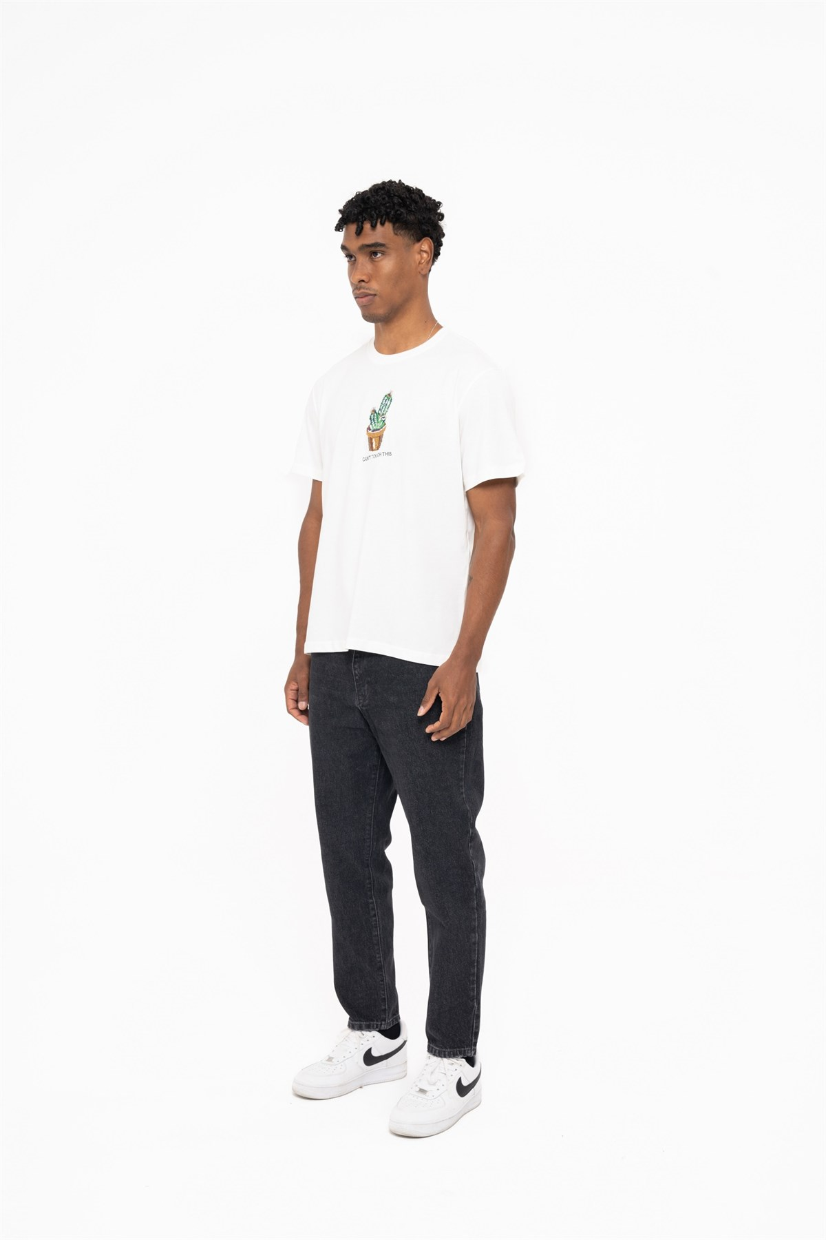 CACTUS T-SHIRT WHITET-SHIRTWATCH OF ROYALCACTUSWHİTECACTUS T-SHIRT WHITE