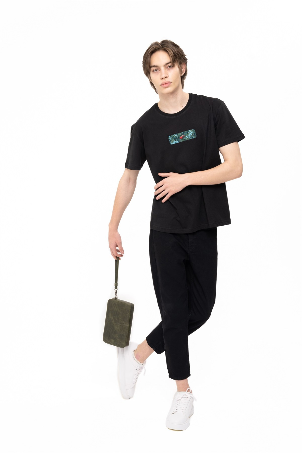 URBAN JUNGLE T-SHIRT BLACKT-SHIRTWATCH OF ROYALURBANJUNGLEBLACKURBAN JUNGLE T-SHIRT BLACK