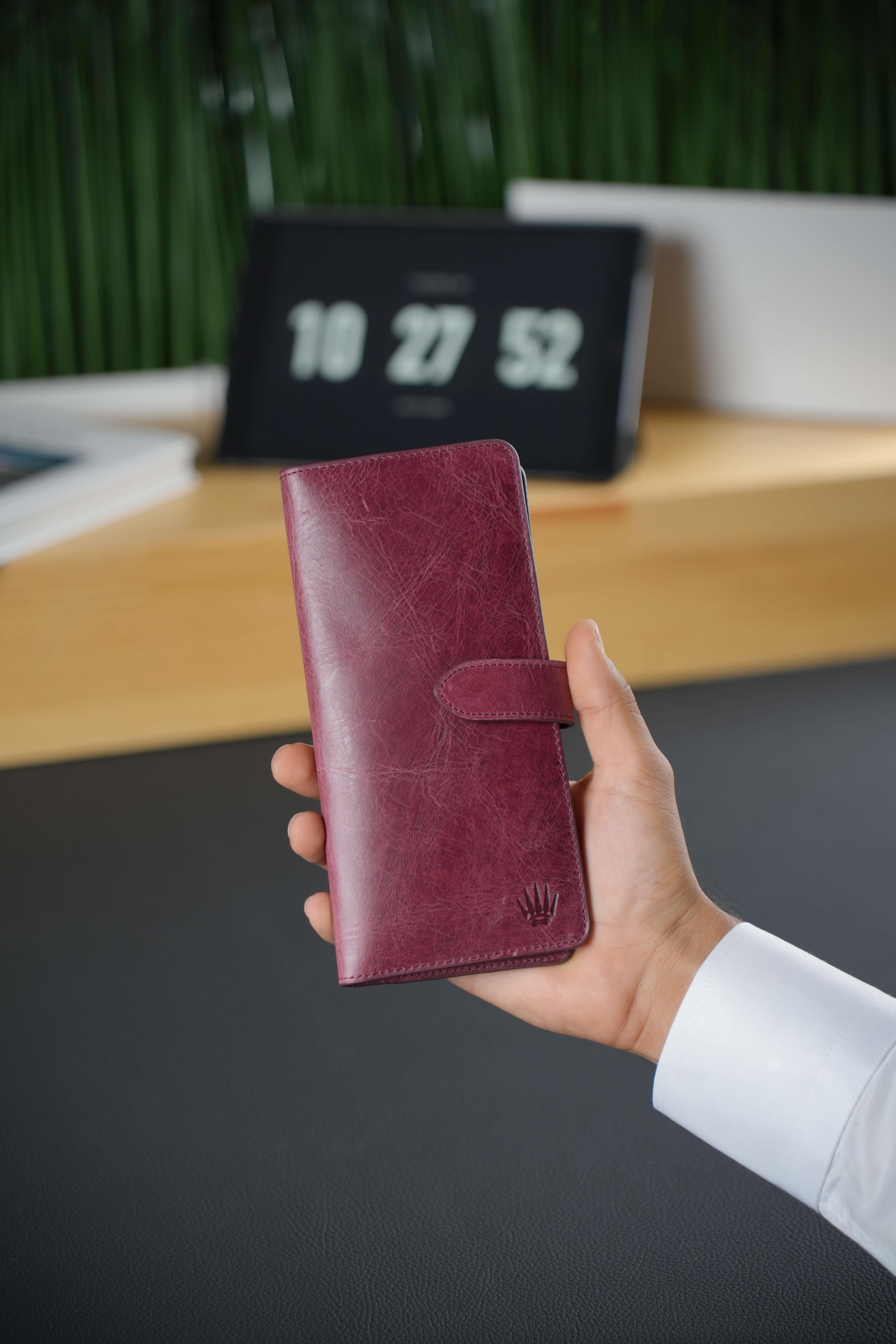 Hakiki Deri Bordo Cüzdan Telefon Cüzdanı 9 Kart Bölmeli Şık Portföy Tasarım Fermuar ve Para Bölmeli LucyTelefon Cüzdanı KonseptWATCHOFROYALLUCYHakiki Deri Bordo Cüzdan Telefon Cüzdanı 9 Kart Bölmeli Şık Portföy Tasarım Fermuar ve Para Bölmeli Lucy