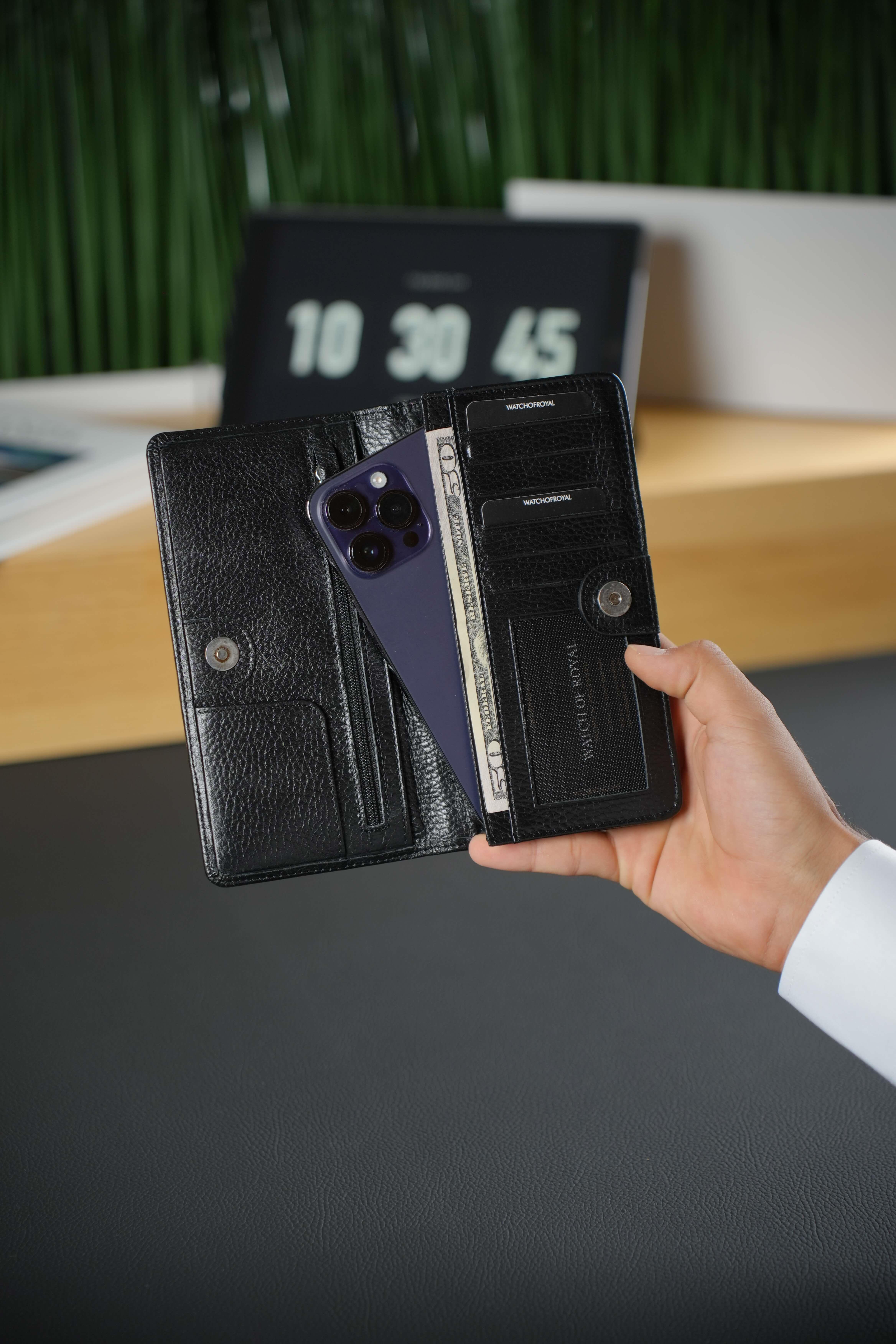 Wilson Siyah Hakiki Deri Telefon Cüzdanı Şık ve Fonksiyonel Deri CüzdanTelefon Cüzdanı KonseptWATCHOFROYALwilsonWilson Siyah Hakiki Deri Telefon Cüzdanı Şık ve Fonksiyonel Deri Cüzdan