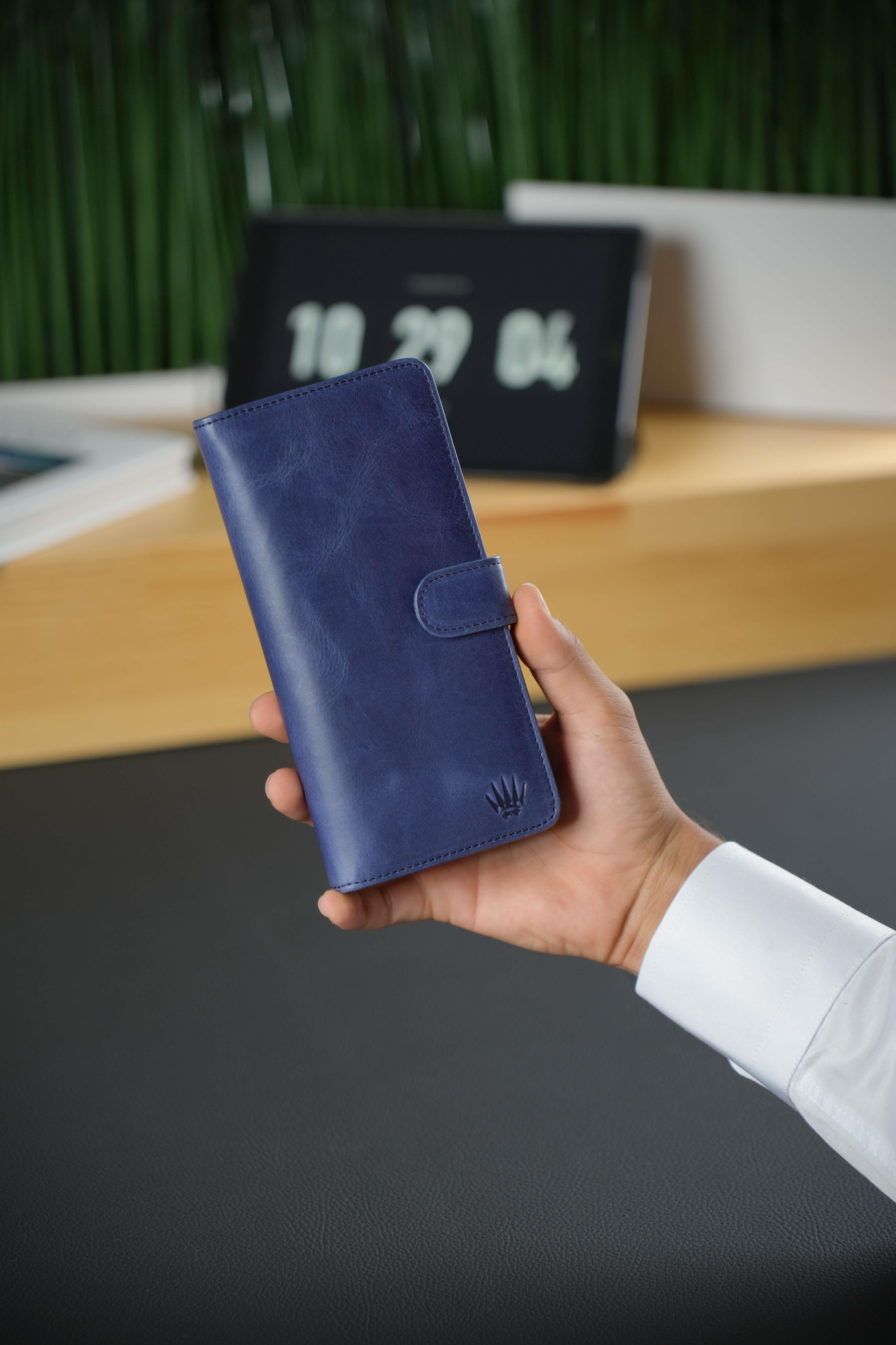 Hakiki Deri Cüzdan ve Portföy Çanta Mavi 13 Kart Bölmeli Cüzdan ve Kartlık BeltTelefon CüzdanıWATCHOFROYALBELTHakiki Deri Cüzdan ve Portföy Çanta Mavi 13 Kart Bölmeli Cüzdan ve Kartlık Belt