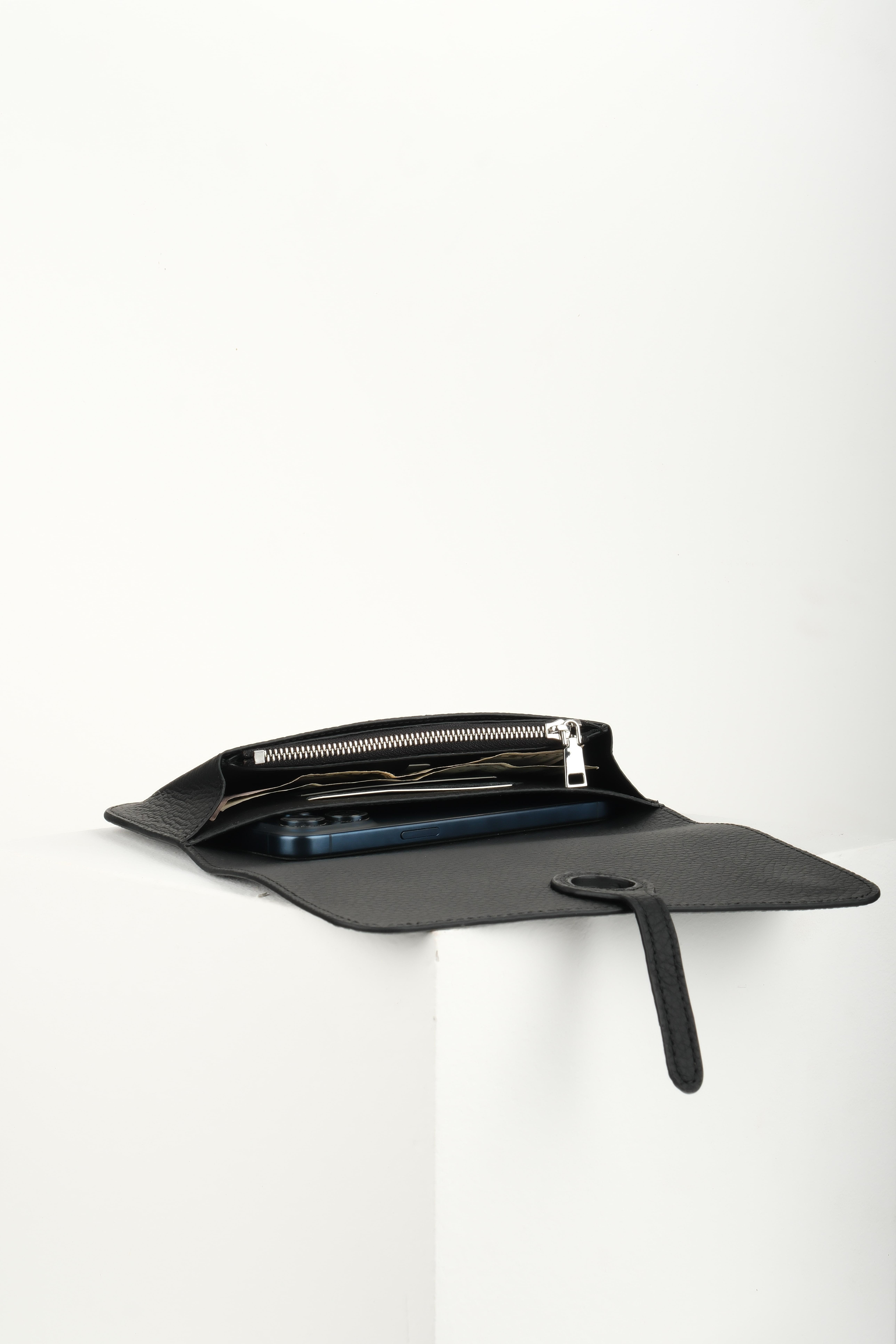 DIONİS SİYAH HAKİKİ DERİ TELEFON CÜZDANI VE KARTLIKTelefon CüzdanıWATCHOFROYALdionisDIONİS SİYAH HAKİKİ DERİ TELEFON CÜZDANI VE KARTLIK