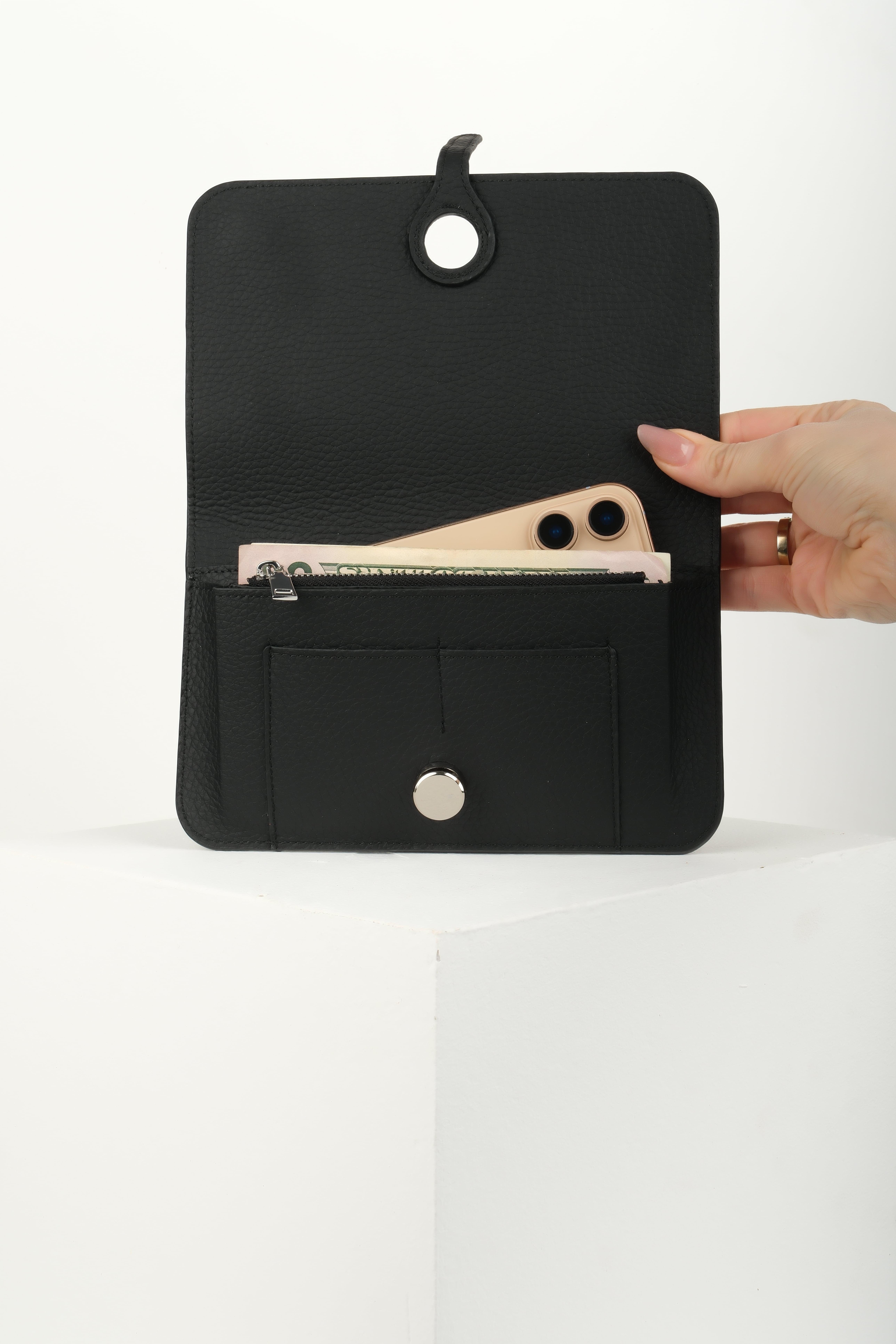 DIONİS SİYAH HAKİKİ DERİ TELEFON CÜZDANI VE KARTLIKTelefon CüzdanıWATCHOFROYALdionisDIONİS SİYAH HAKİKİ DERİ TELEFON CÜZDANI VE KARTLIK