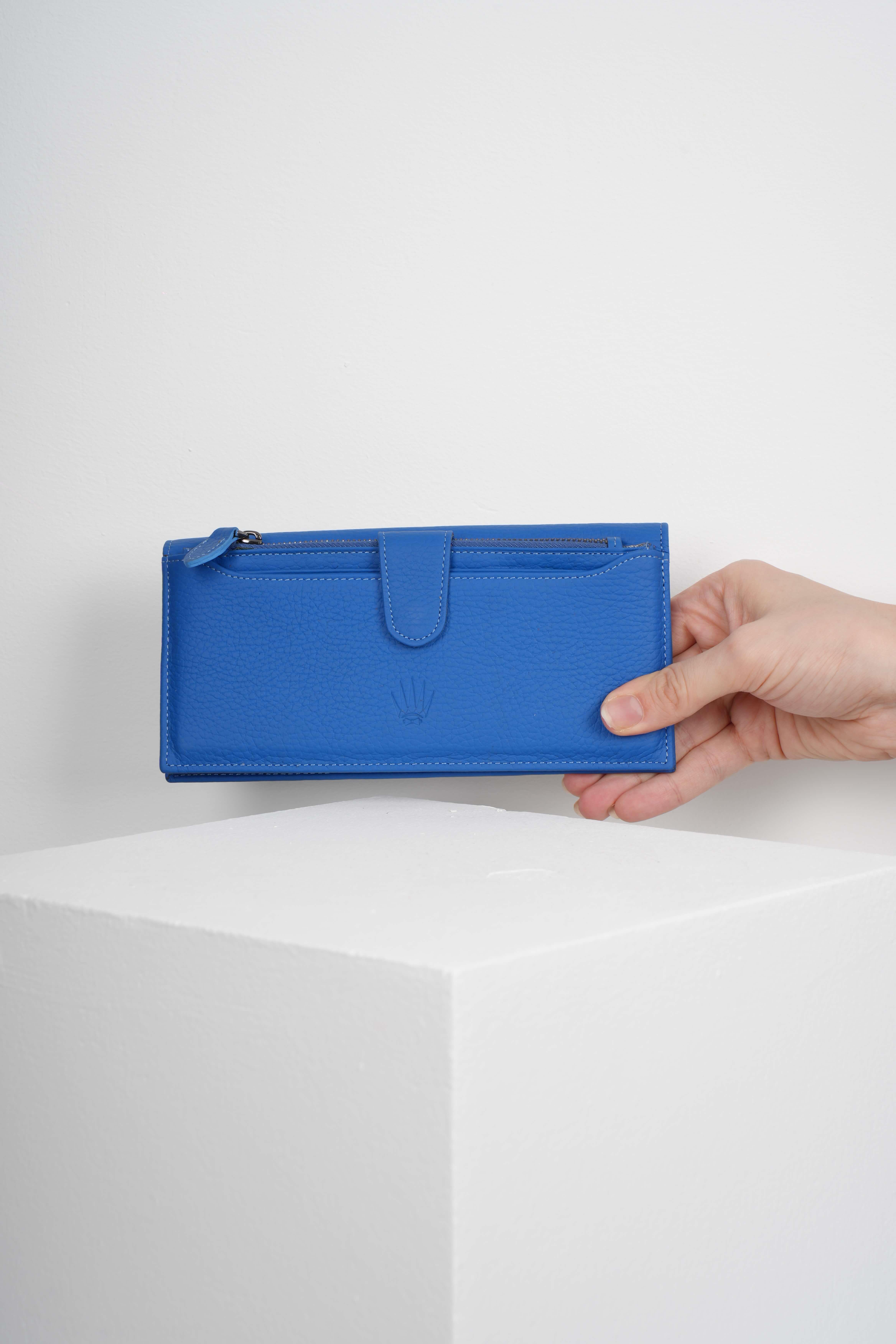 EMPIRE BLUE GENUINE LEATHER PHONE WALLETTelefon CüzdanıWATCHOFROYALEMPRBLEMPIRE BLUE GENUINE LEATHER PHONE WALLET