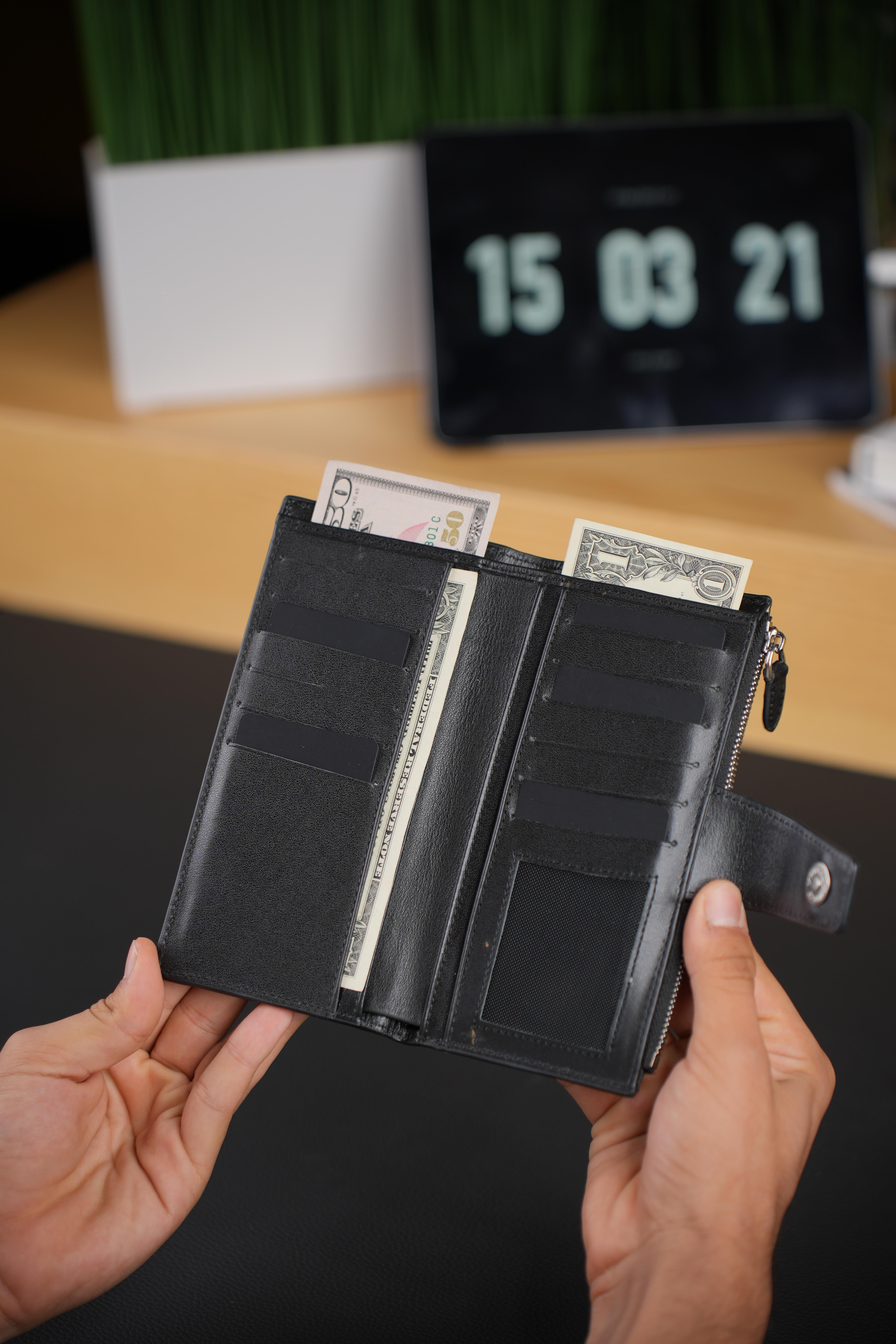 LUCAS FLOTER SİYAH ÇİFT TELEFON CÜZDANITelefon CüzdanıWATCHOFROYALLCSFLTRBLCKLUCAS FLOTER SİYAH ÇİFT TELEFON CÜZDANI