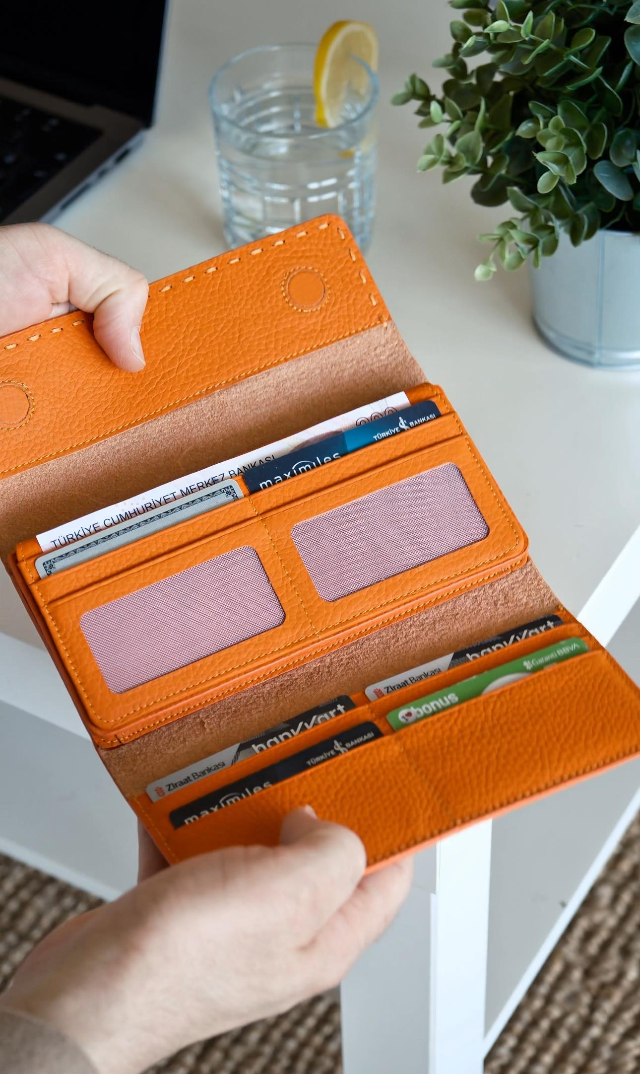 Valencia turuncu telefon cüzdanıTelefon CüzdanıWATCHOFROYALvalenciaValencia turuncu telefon cüzdanı