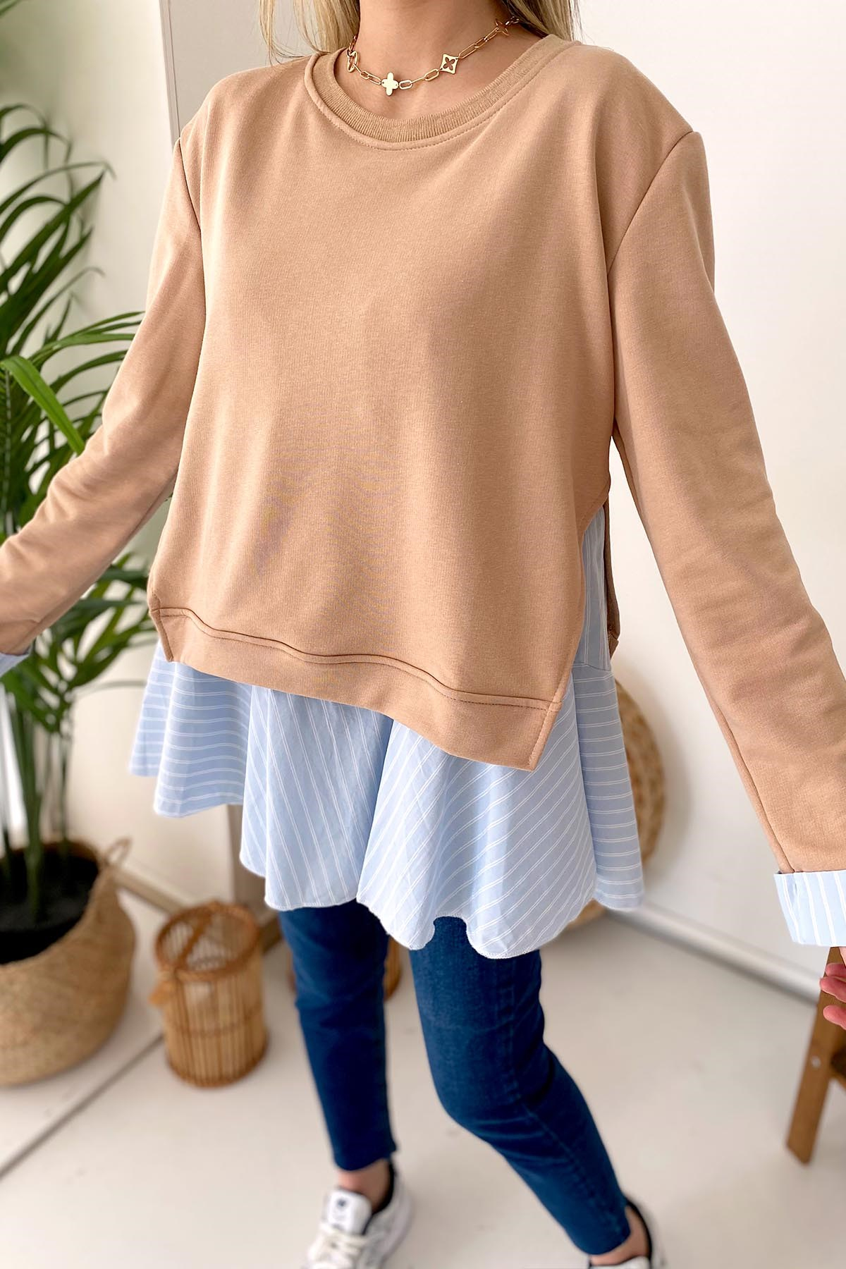 Bisiklet Yaka Poplin Kumaş Gömlek Detaylı Sweatshirt  - Vizon