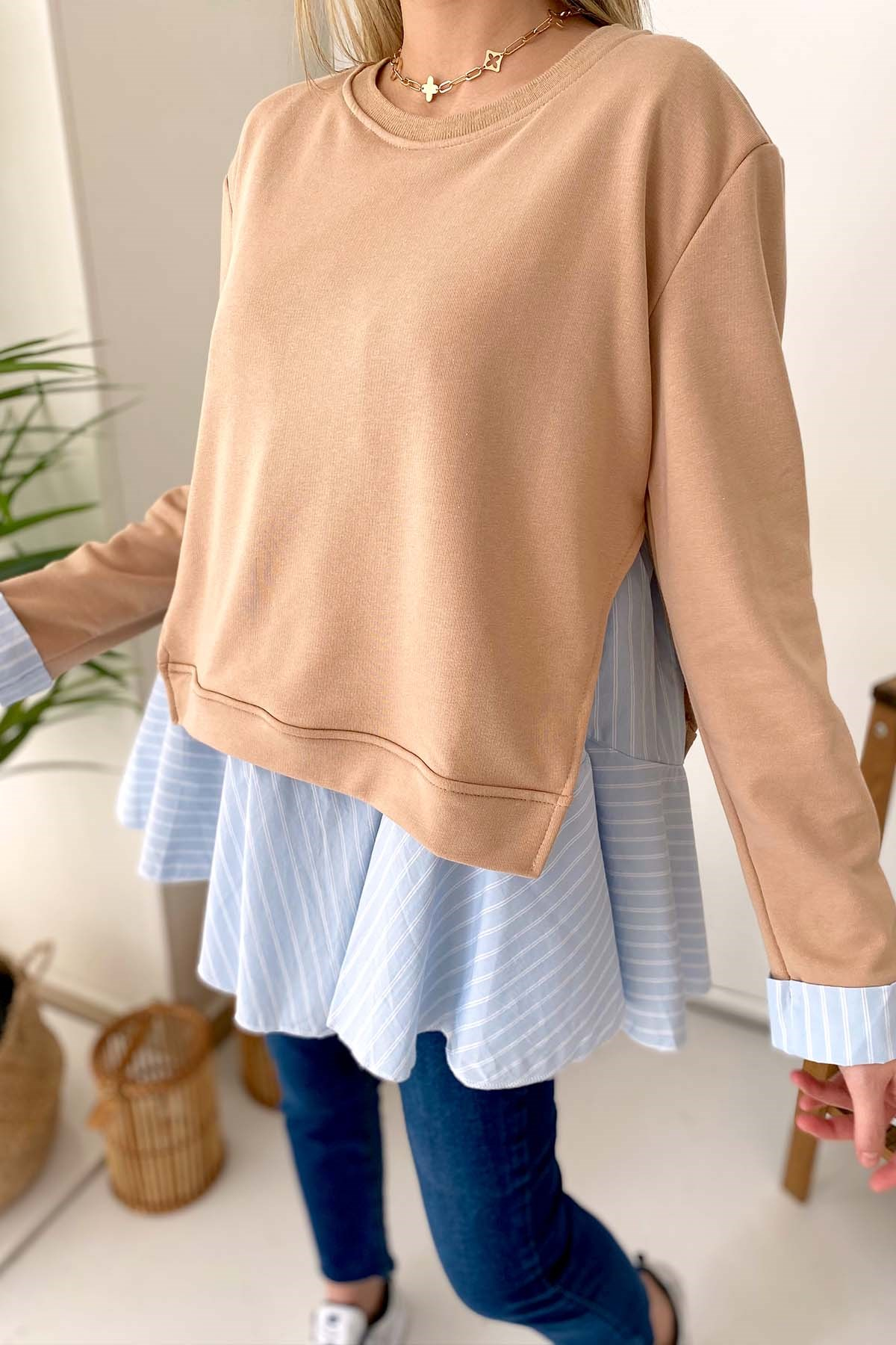 Bisiklet Yaka Poplin Kumaş Gömlek Detaylı Sweatshirt  - Vizon