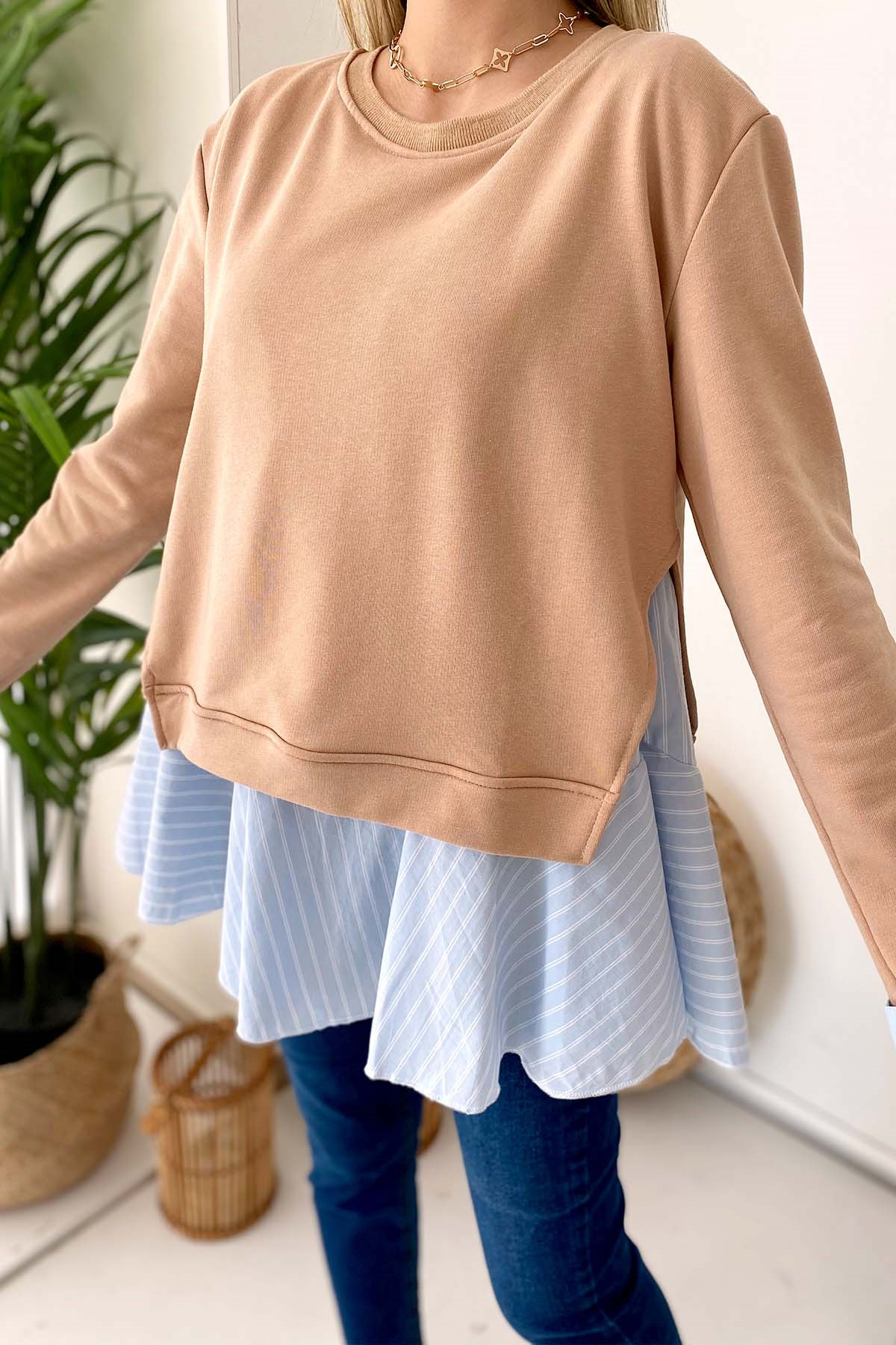 Bisiklet Yaka Poplin Kumaş Gömlek Detaylı Sweatshirt  - Vizon