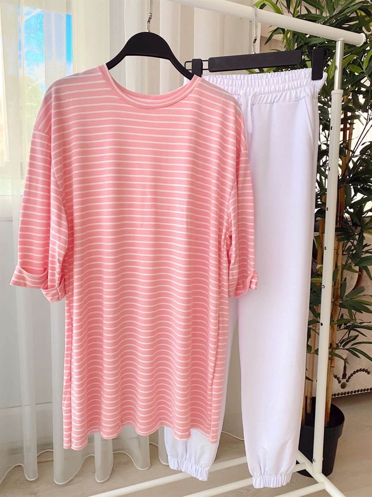 Çizgili T-shirt