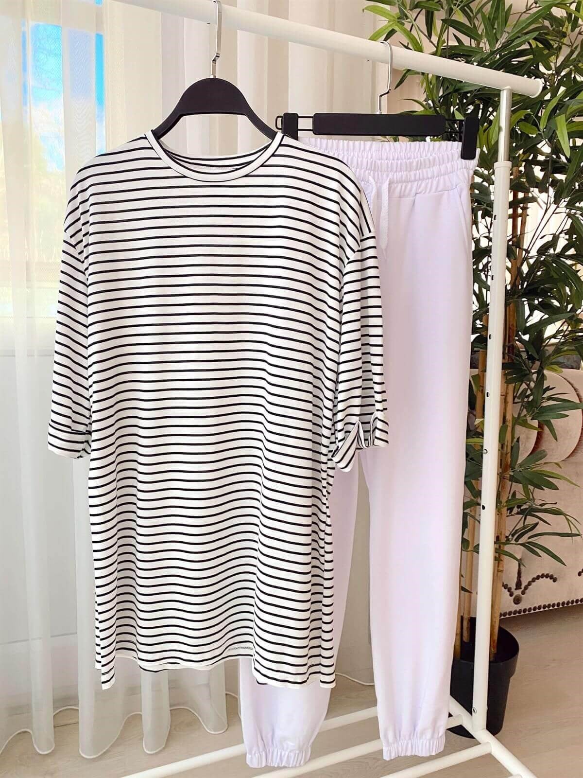 Çizgili T-shirt