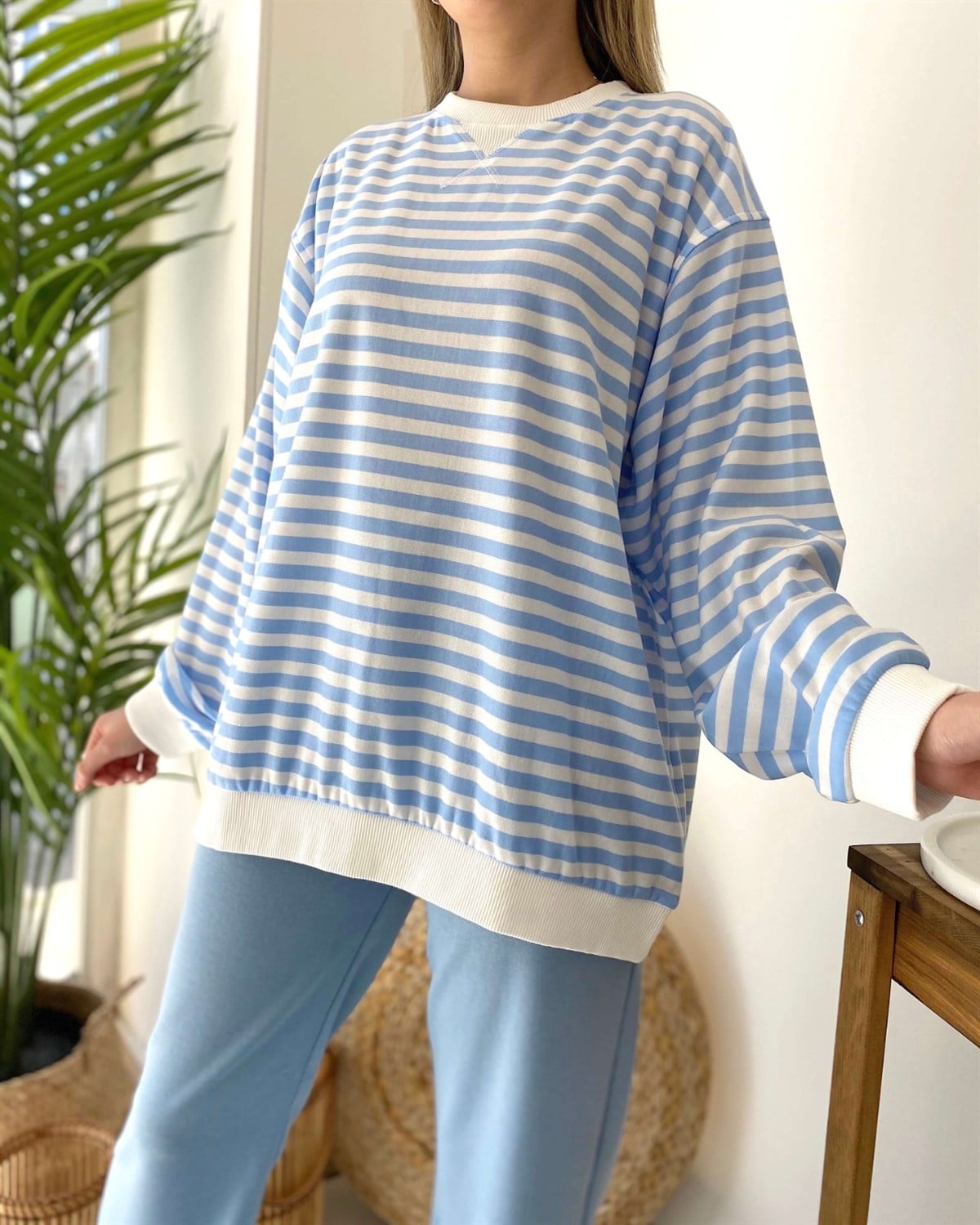 Çizgili Uzun Kol Mavi Sweatshirt