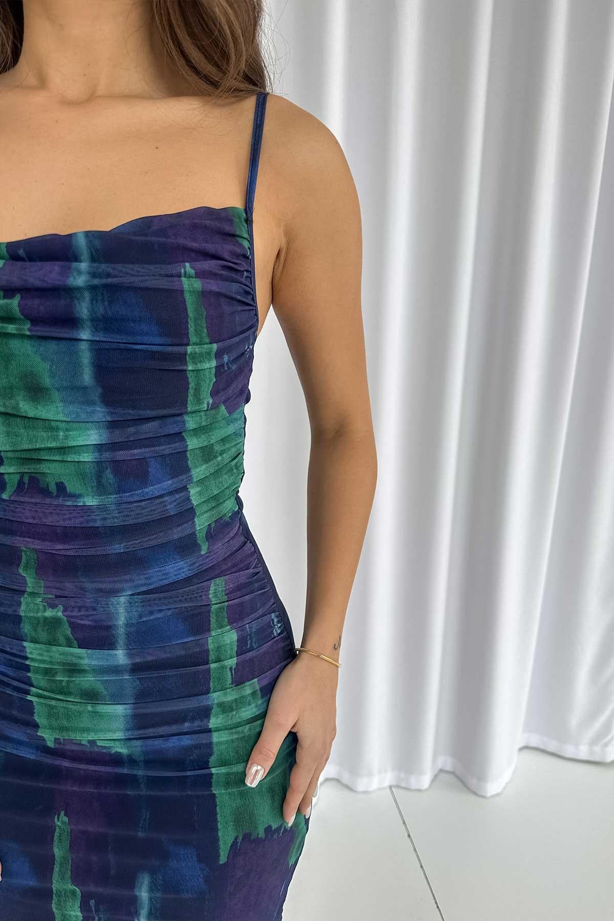 Degaje Yaka Batik Desen Askılı Kadın Uzun Elbise - Mavi