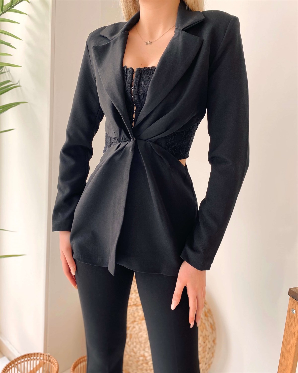 Dekolte Detay Blazer Ceket