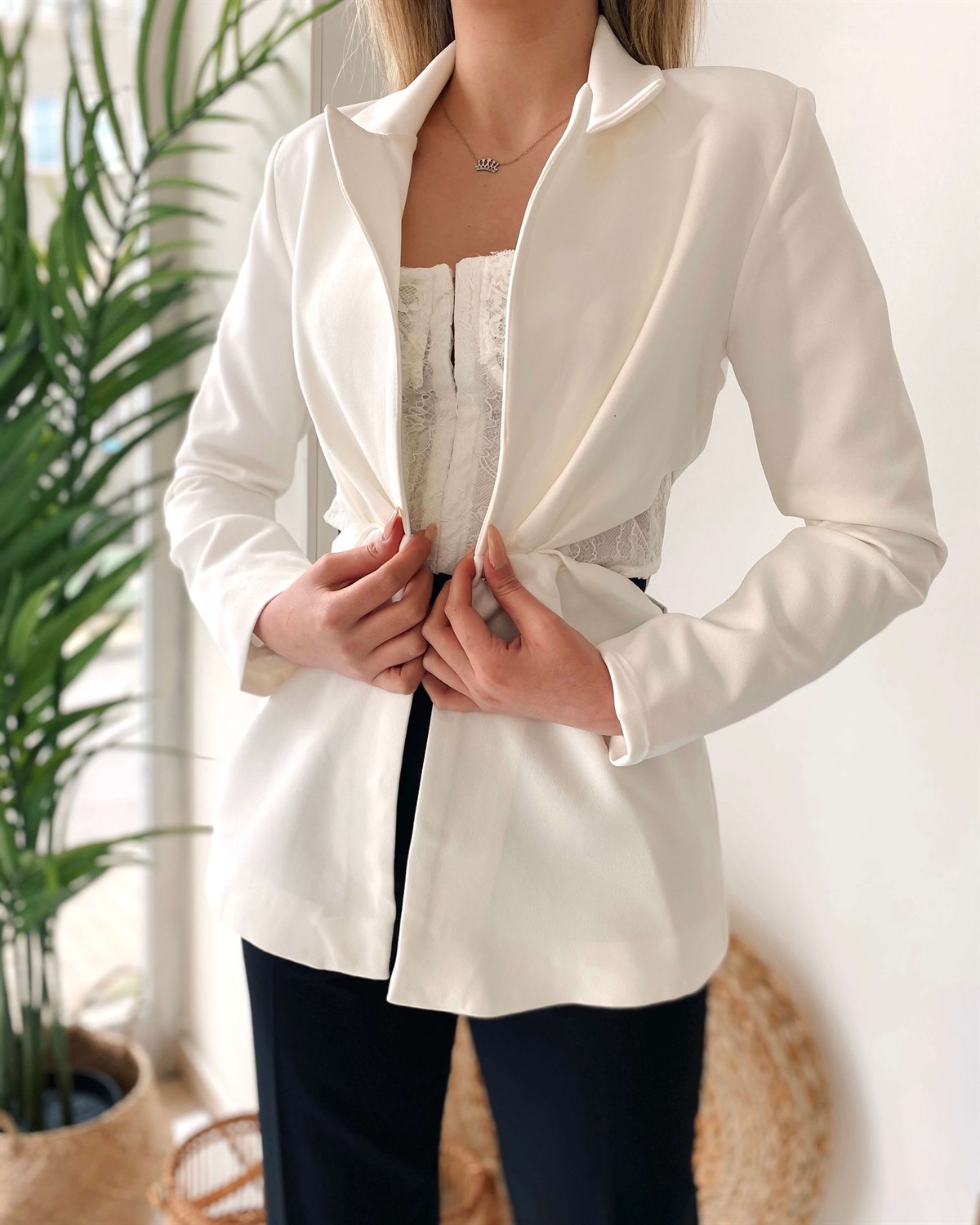 Dekolte Detay Blazer Ceket