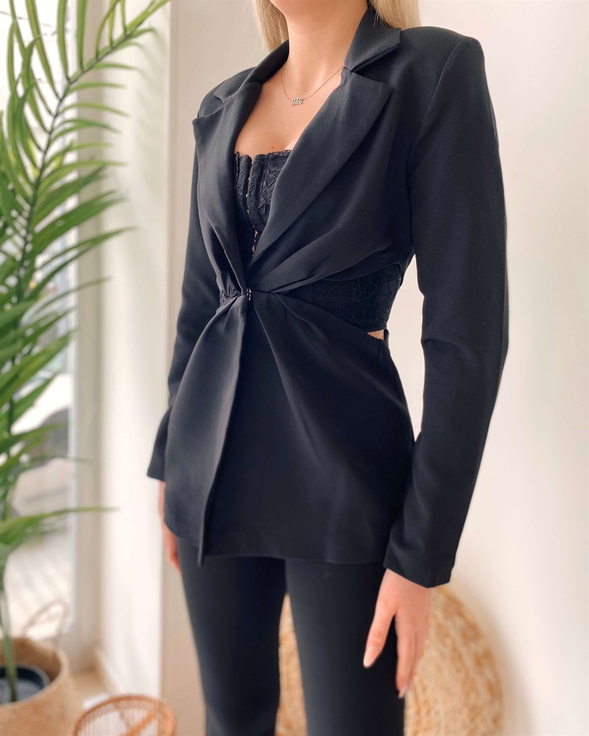 Dekolte Detay Blazer Ceket