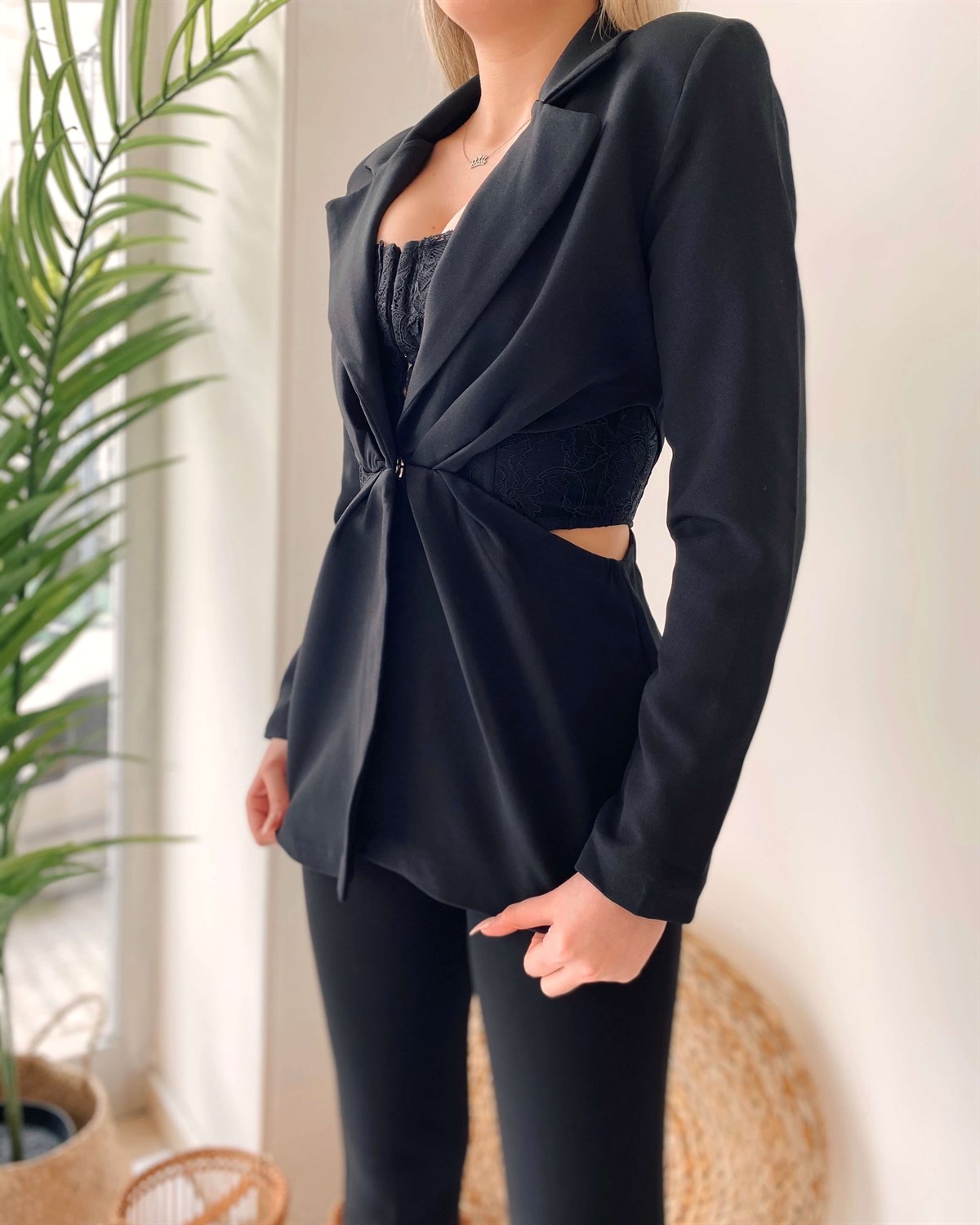 Dekolte Detay Blazer Ceket
