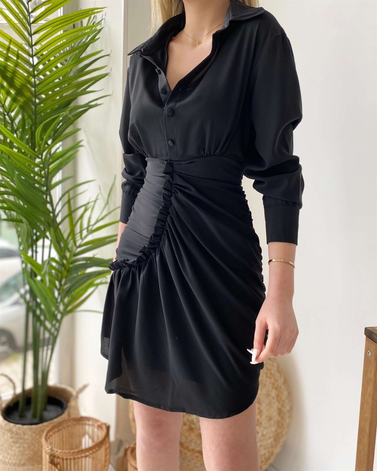 Drape Ve Fırfır Detaylı Elbise - Siyah