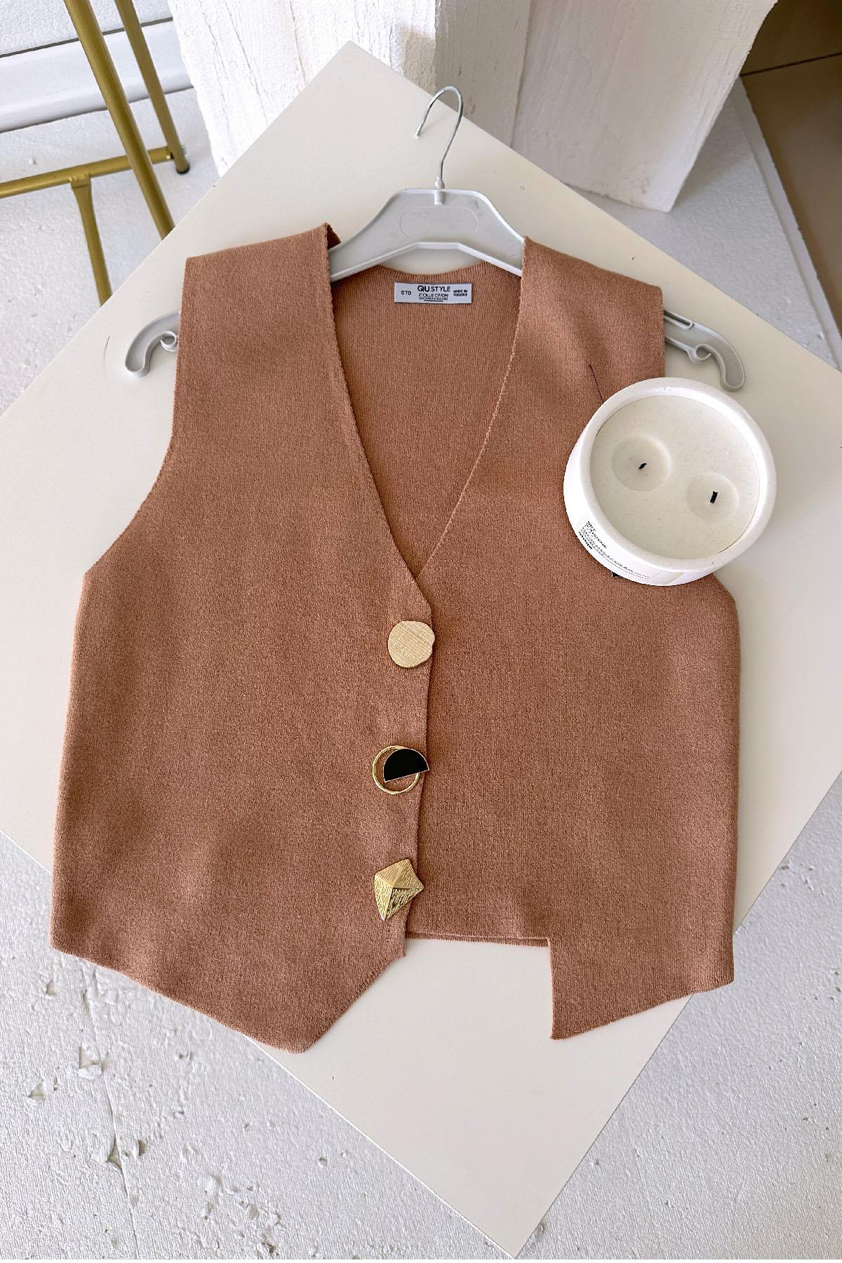 Düğme Detay Triko Yelek - Camel