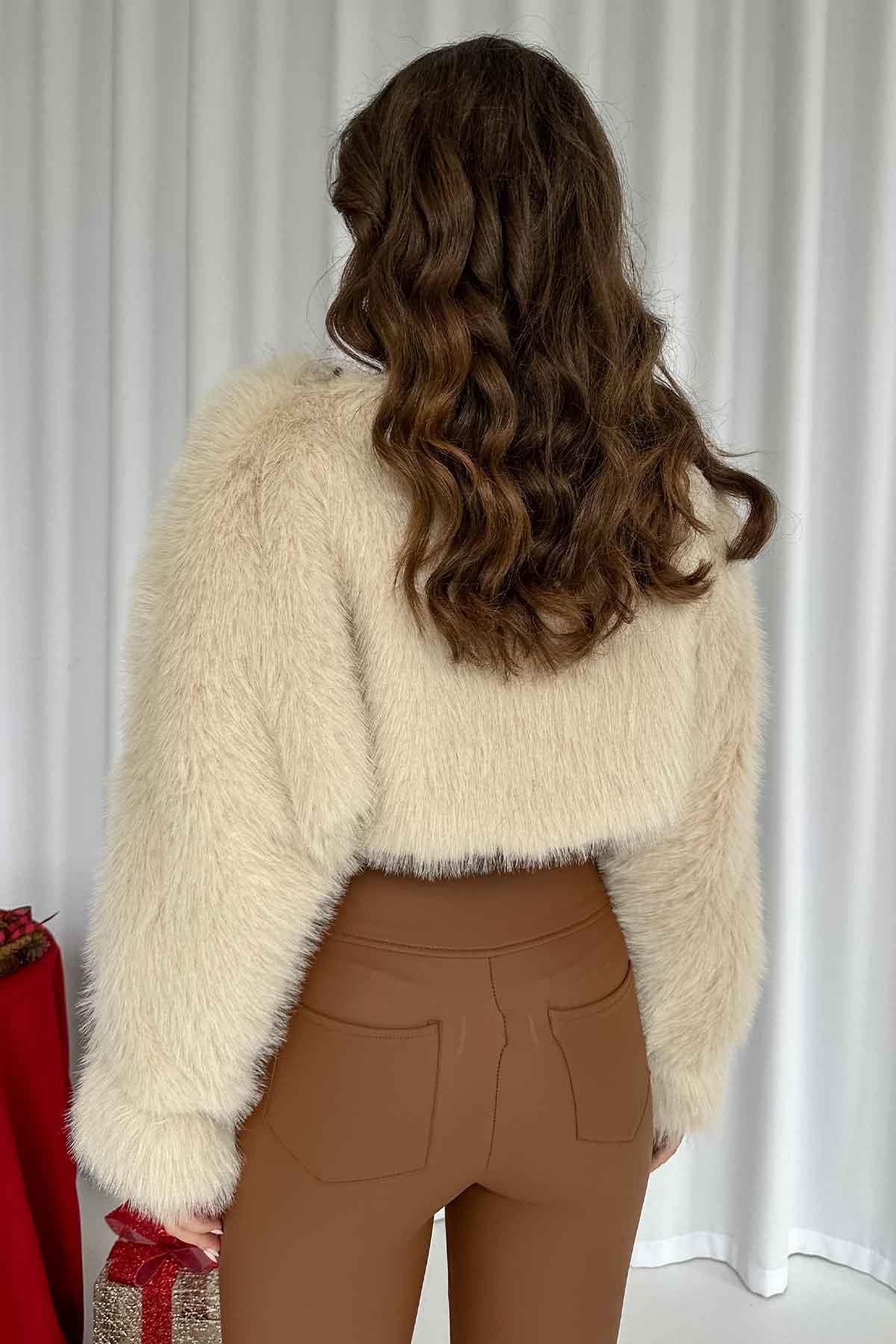 Kürk Detaylı Astarlı Crop - Bej