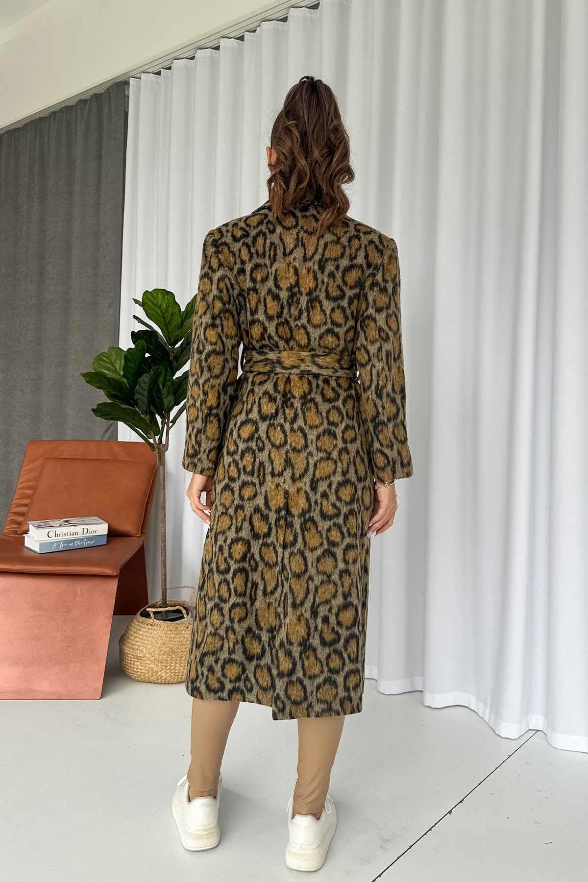 Leopar Desenli Uzun Kadın Mont