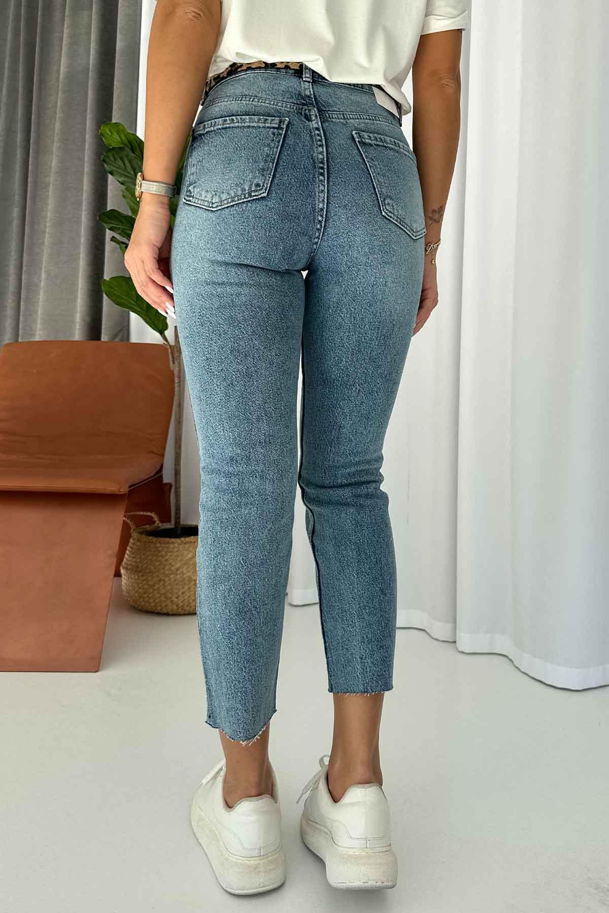 Paçası Kesik Detay Yüksek Bel Boyfit Jean - Mavi