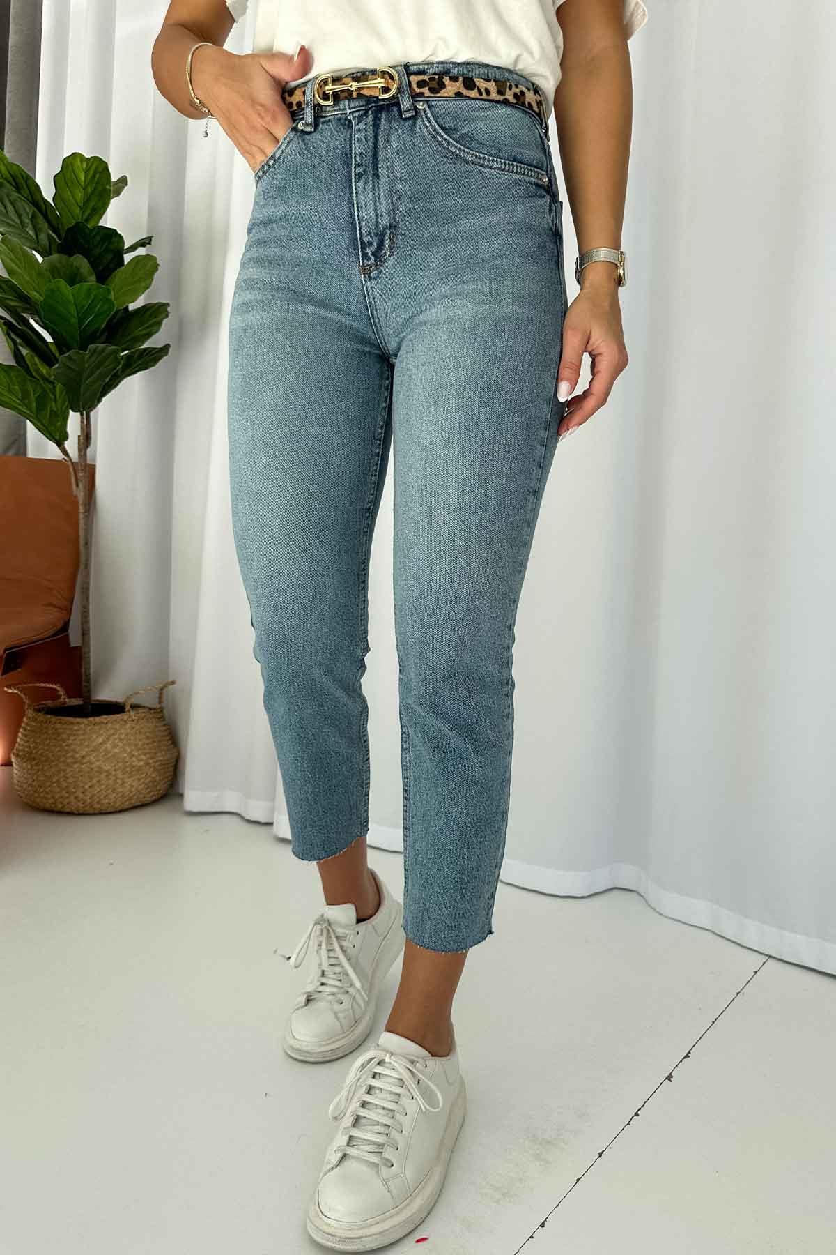 Paçası Kesik Detay Yüksek Bel Boyfit Jean - Mavi