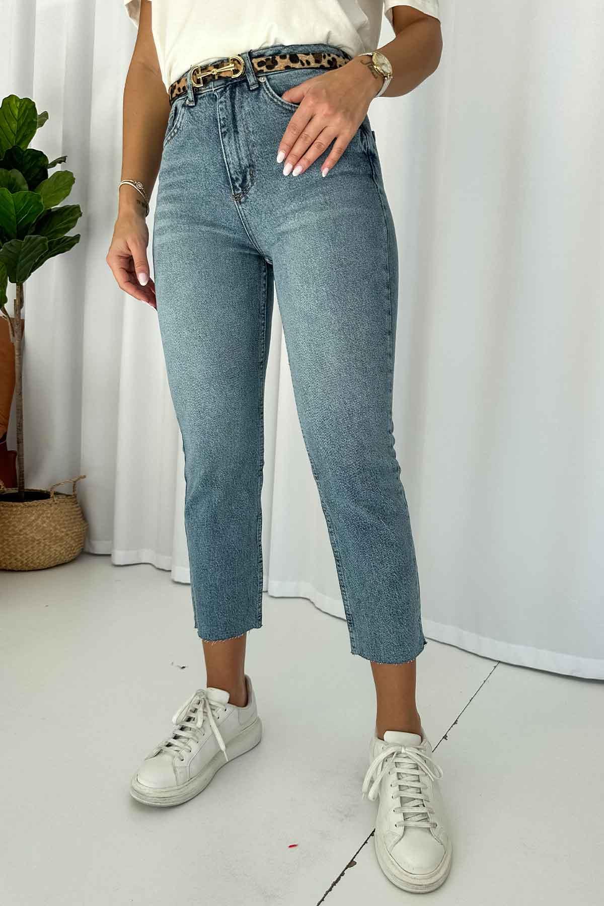 Paçası Kesik Detay Yüksek Bel Boyfit Jean - Mavi