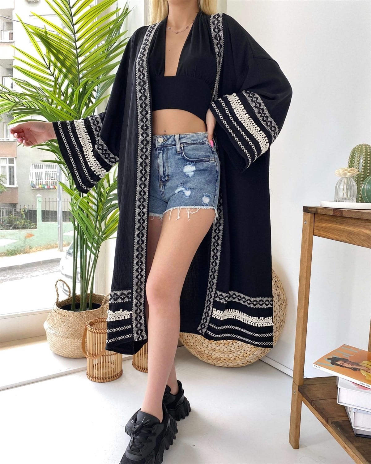 Sıra Dantelli Kimono - Siyah