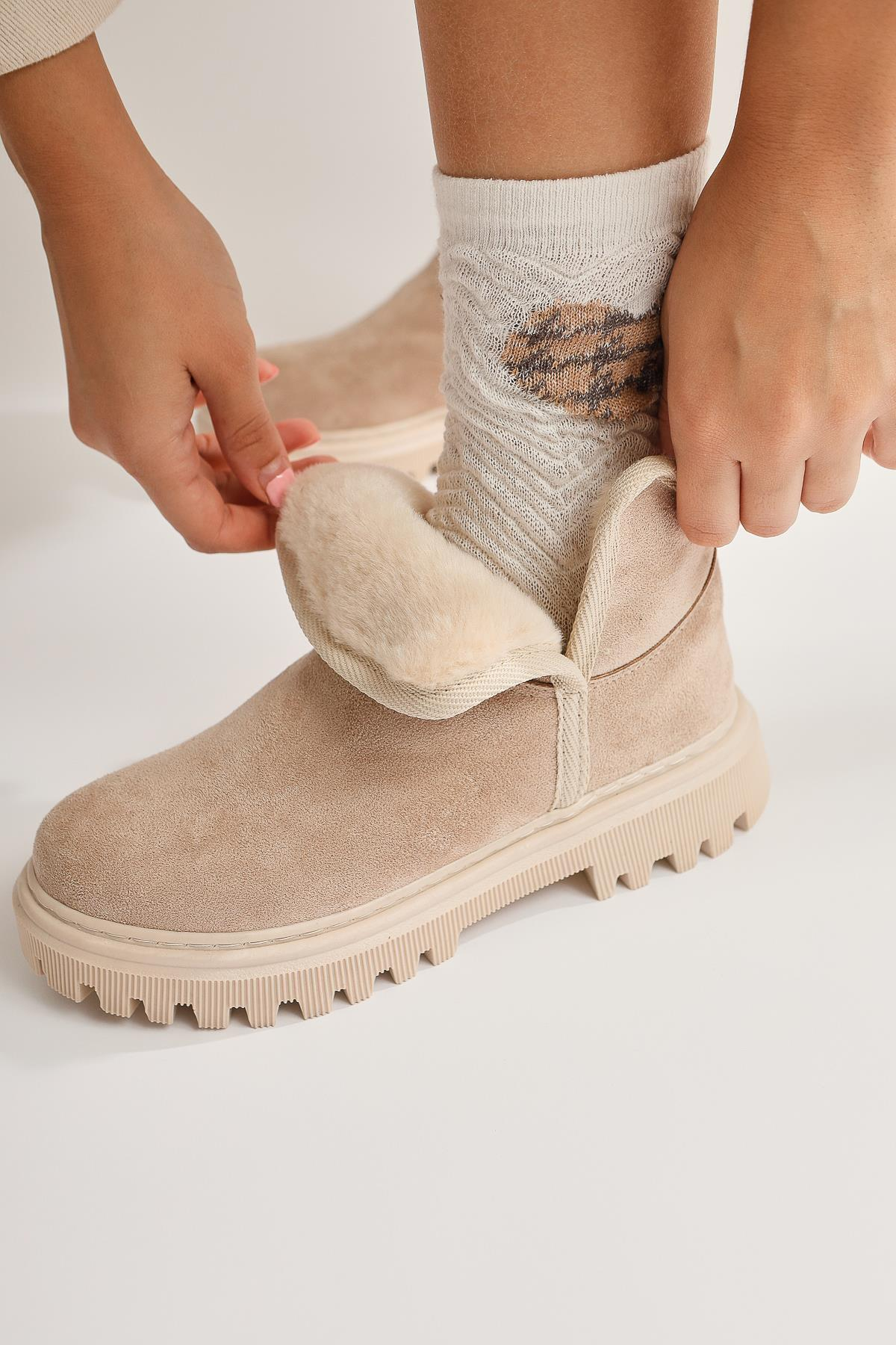 Aniitta Bej Süet Kürklü Kısa Bot