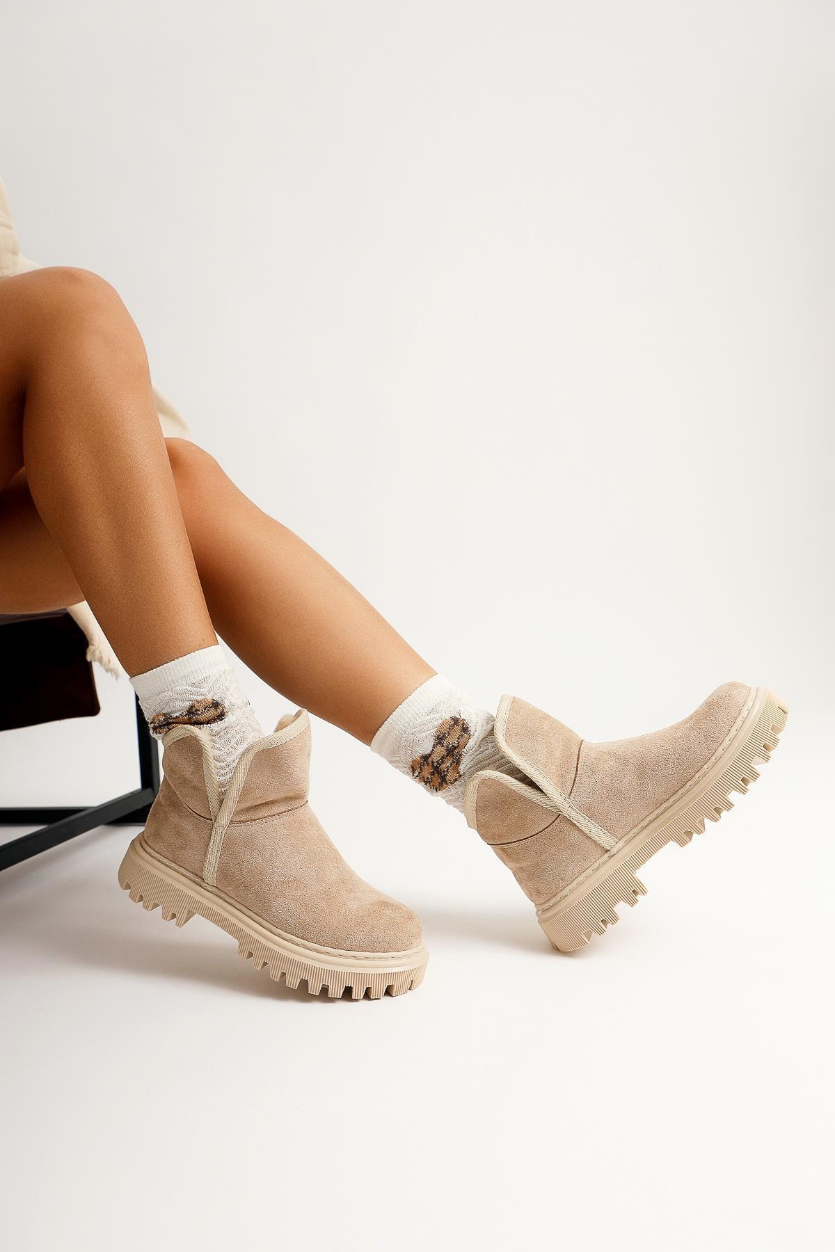 Aniitta Bej Süet Kürklü Kısa Bot