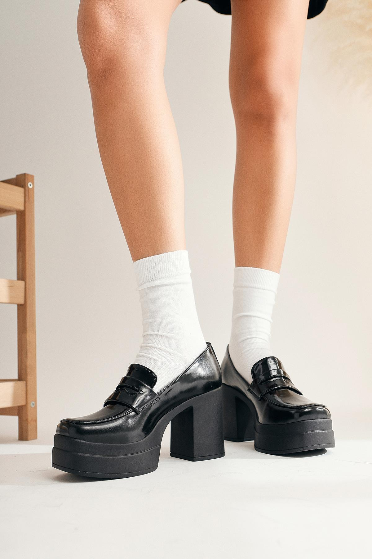 Candace Siyah Rugan Topuklu Platformlu Kadın Ayakkabı