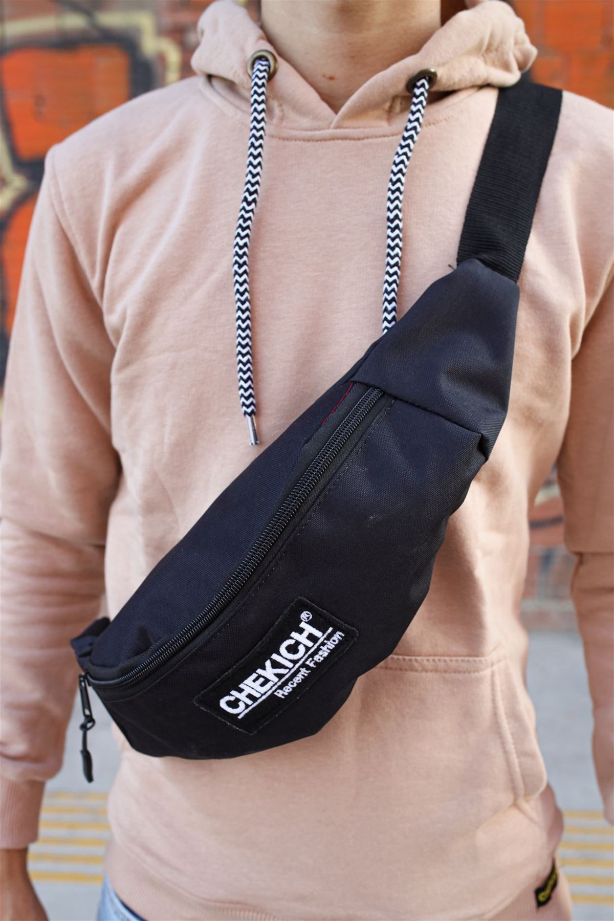 Chekich Siyah Keten Çapraz Çantası