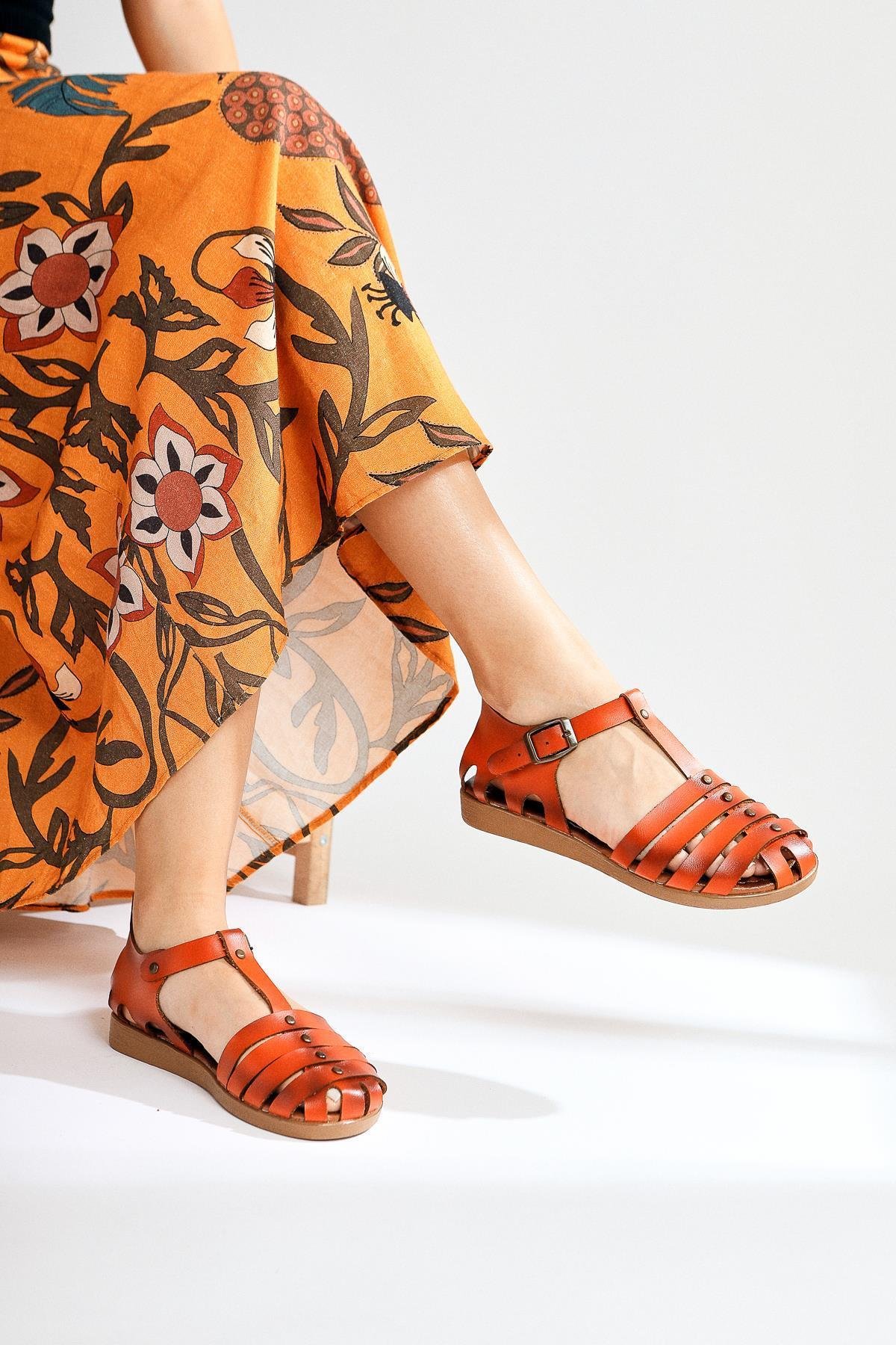 Hakiki Deri Tori Oranj Dört Bantlı Ayarlanabilir Düz Sandalet