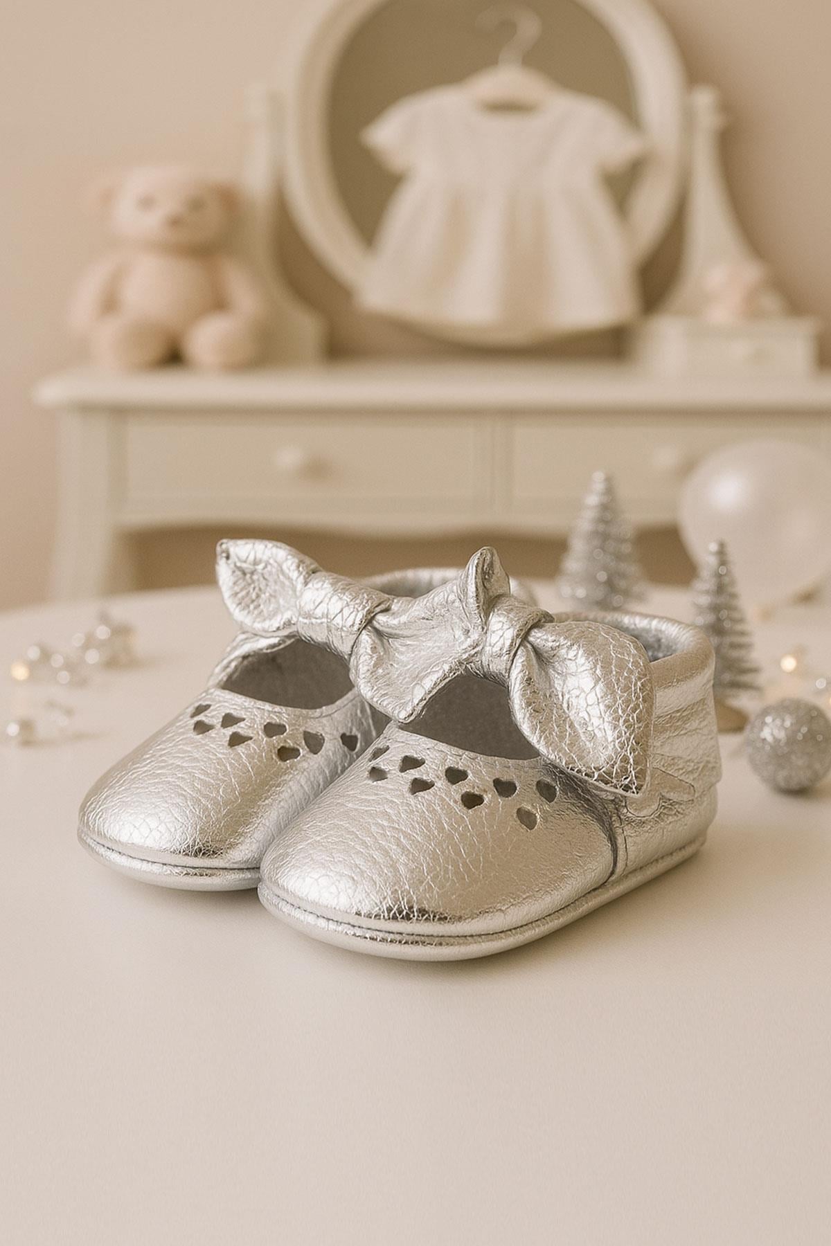 Coco Genuine Leather Silver Bow Elastic Baby Bootee