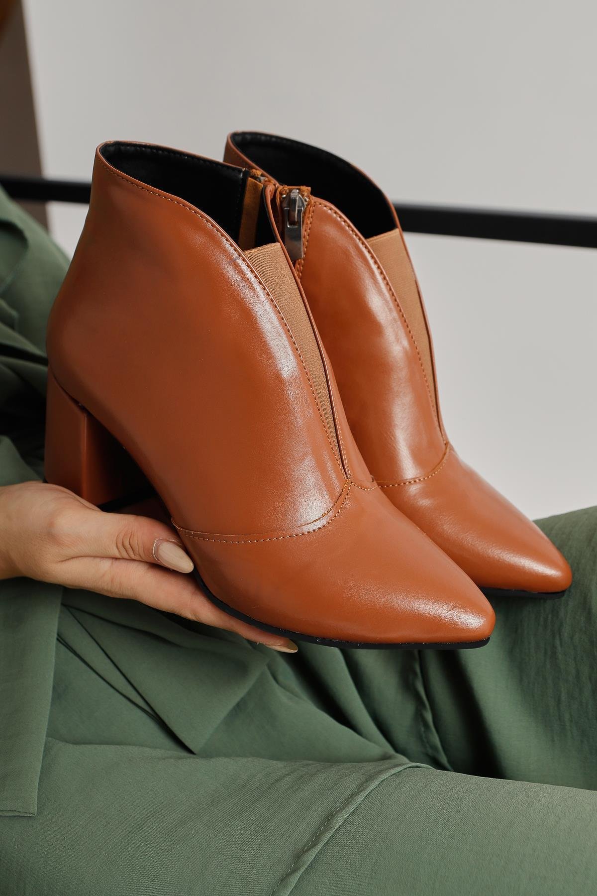 Maria Elena Taba Sivri Burunlu Fermuarlı Topuklu Bot