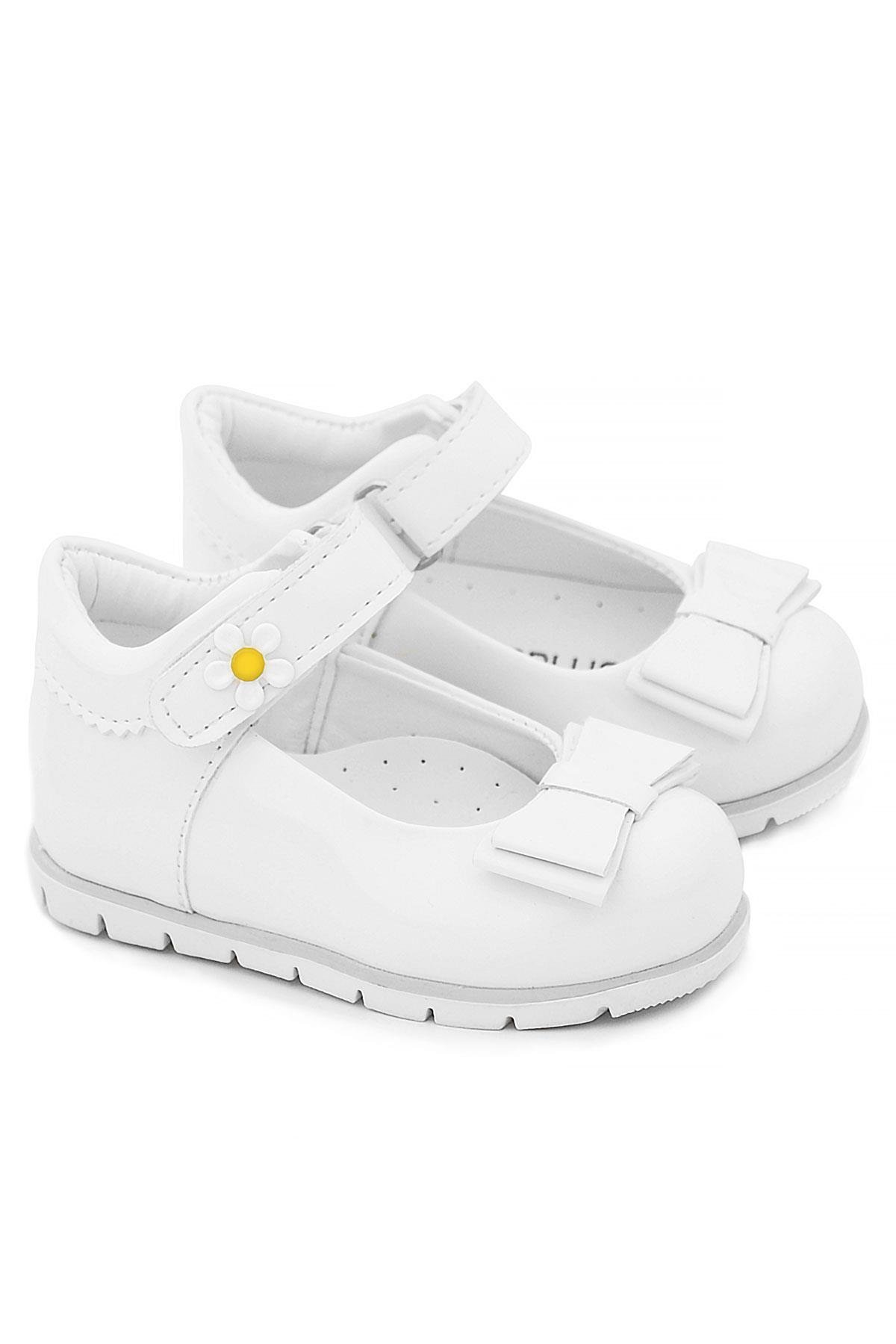 Rakerplus Beyaz Rugan Fiyonklu Papatya Detaylı Kız Bebek Babet Ayakkabı