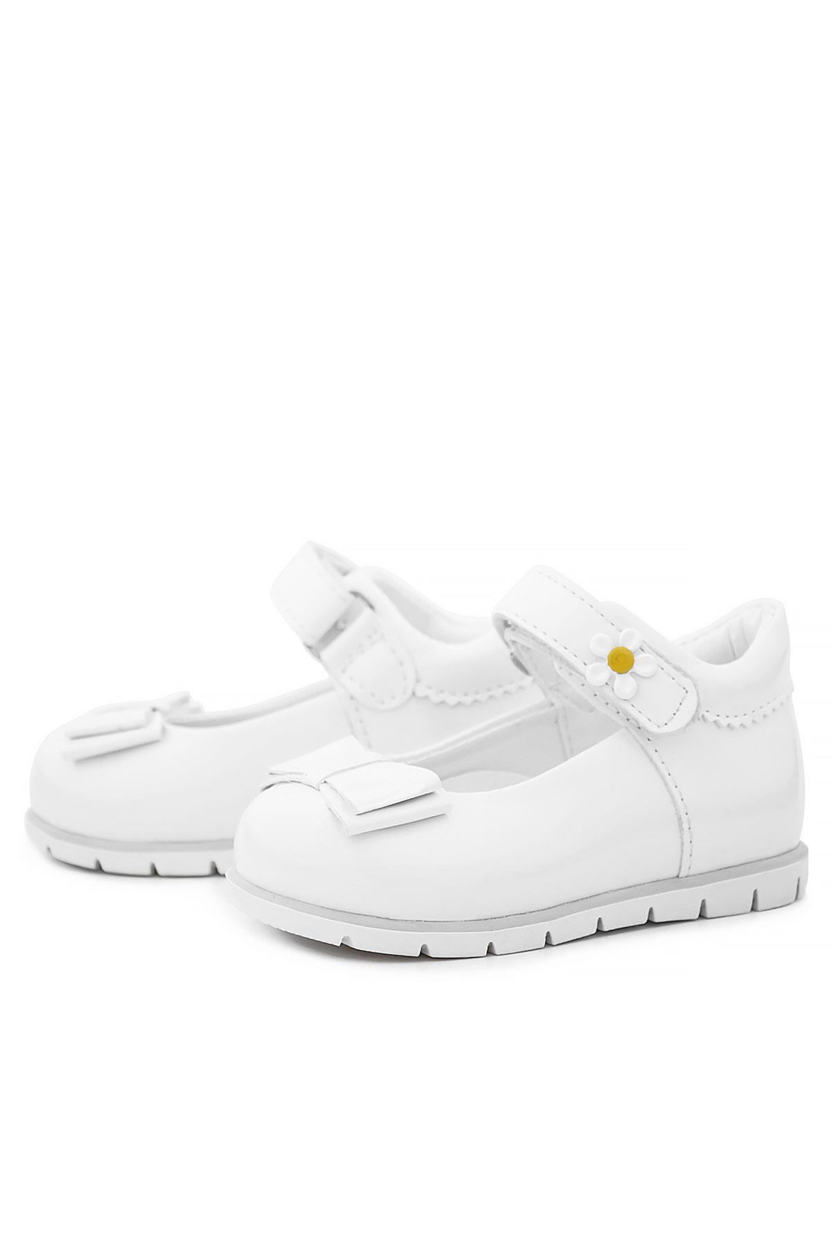 Rakerplus Beyaz Rugan Fiyonklu Papatya Detaylı Kız Bebek Babet Ayakkabı