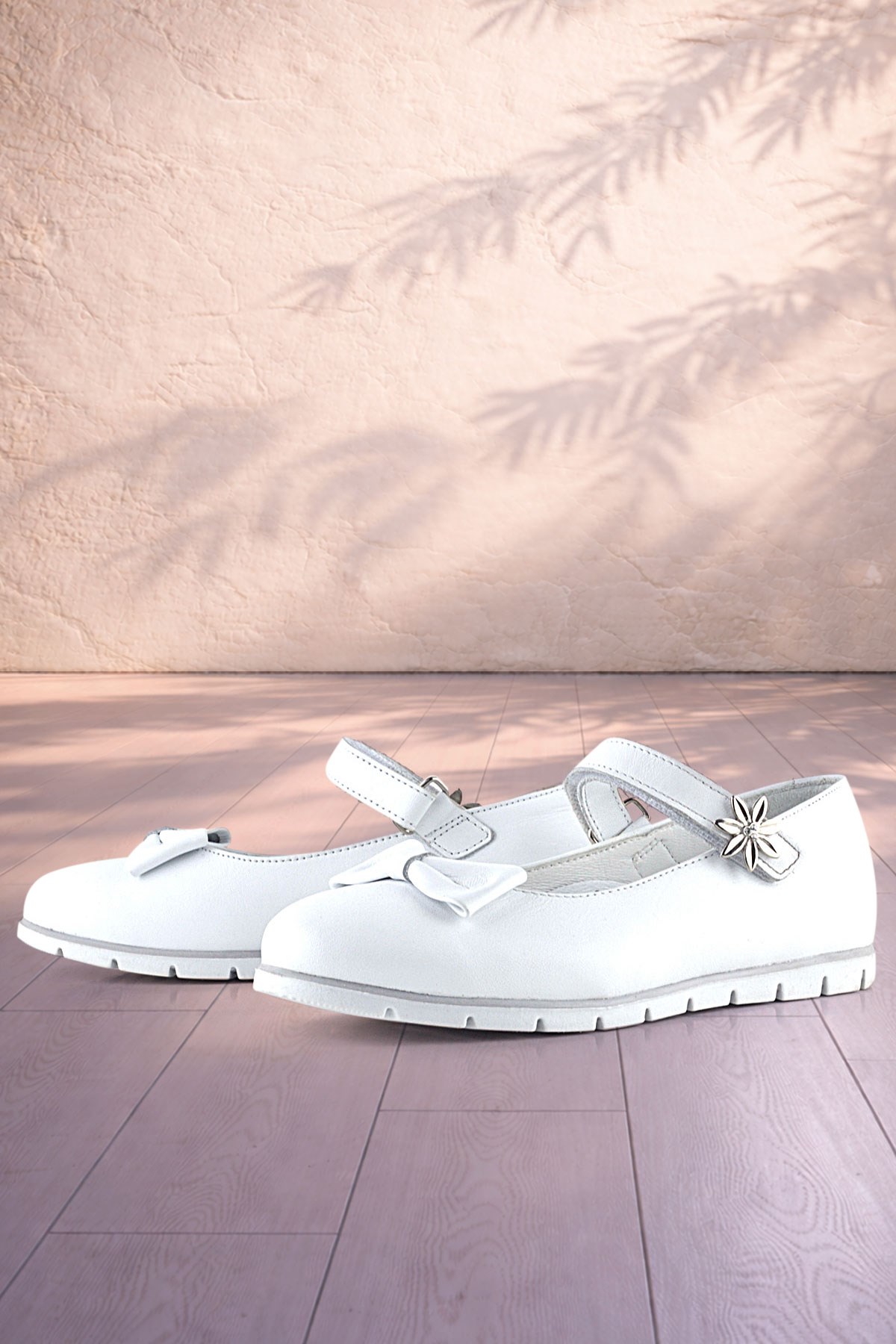 Rakerplus Genuine Leather White Velcro Flower Detailed Girls Ballerina Shoes